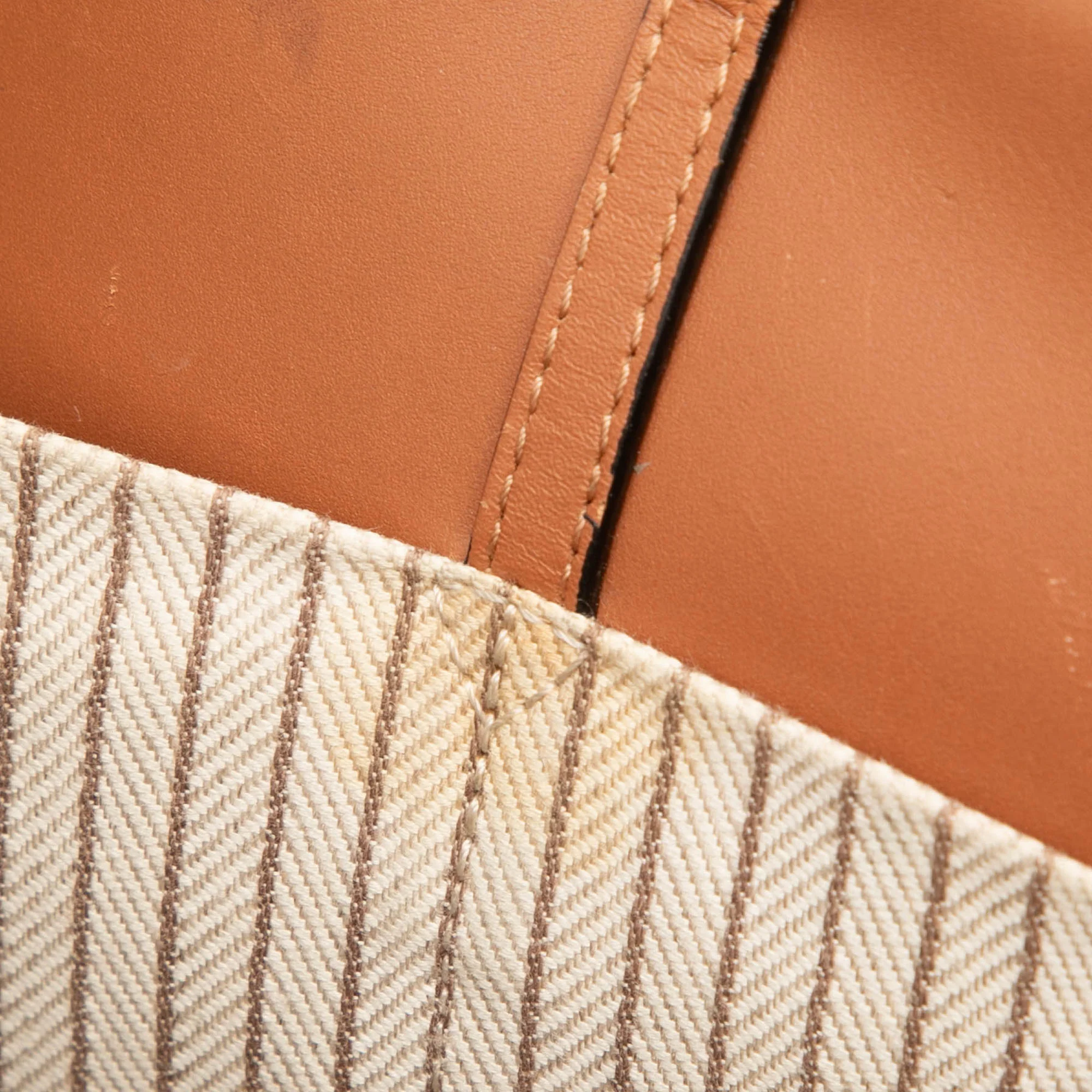 Cushion Tote Leather Small - Image 7