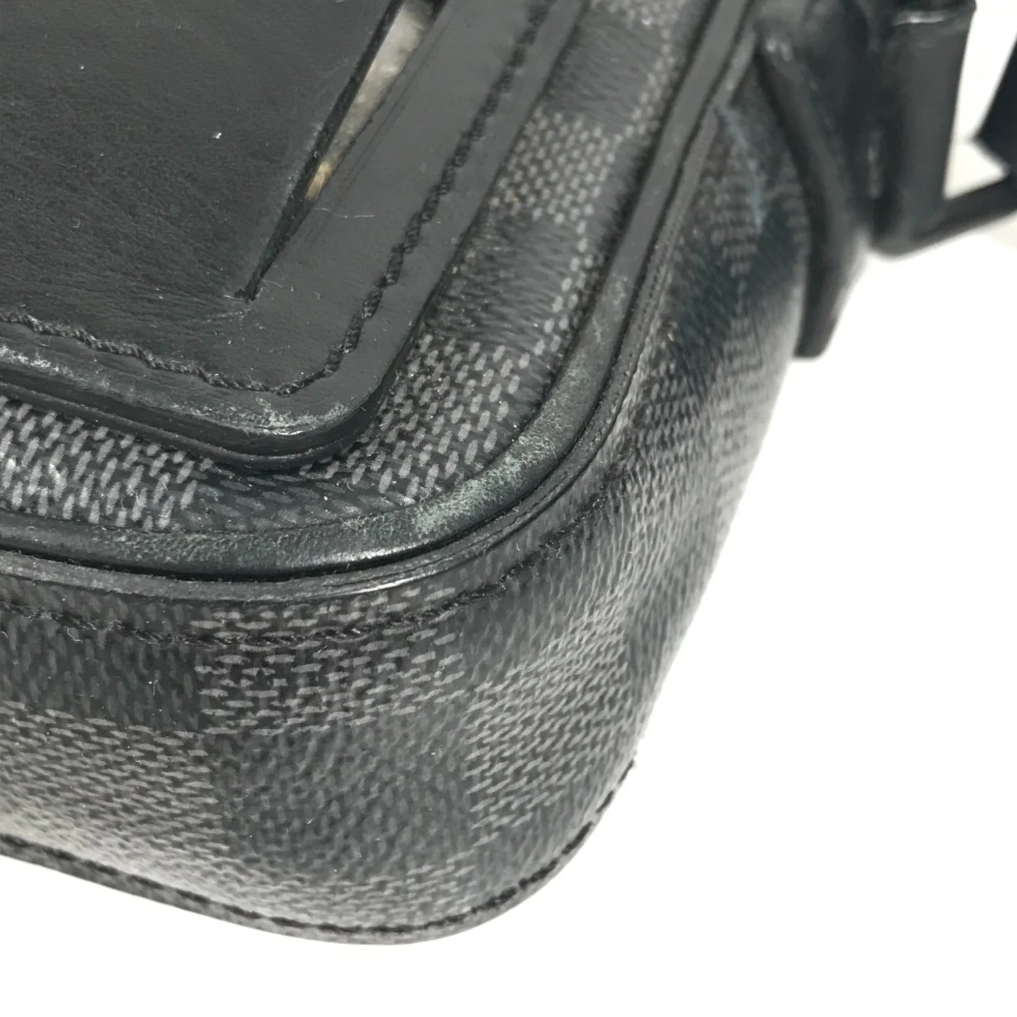 Alpha Messenger Bag Damier Graphite - Image 6