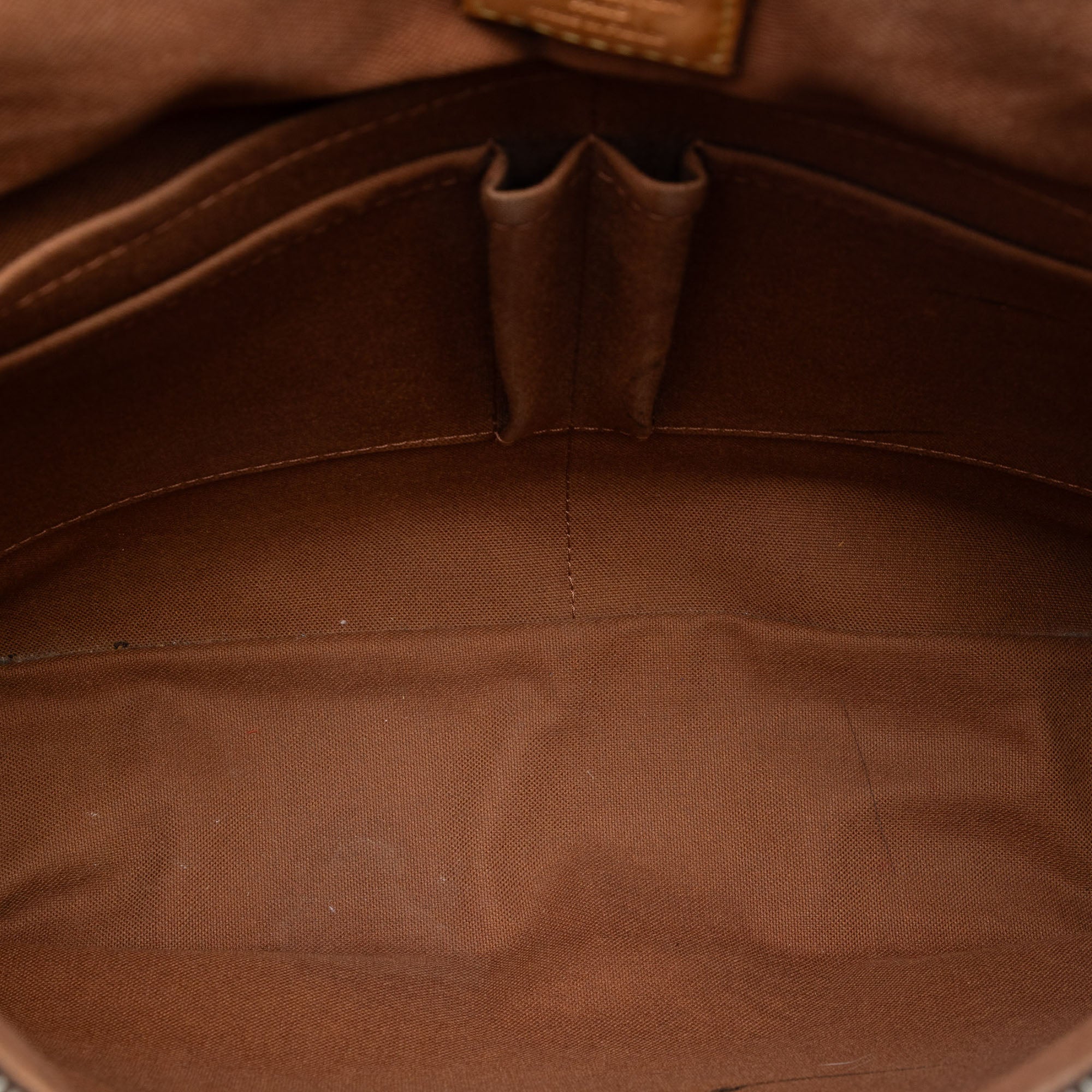 Beaubourg Messenger Bag Monogram Canvas MM - Image 4