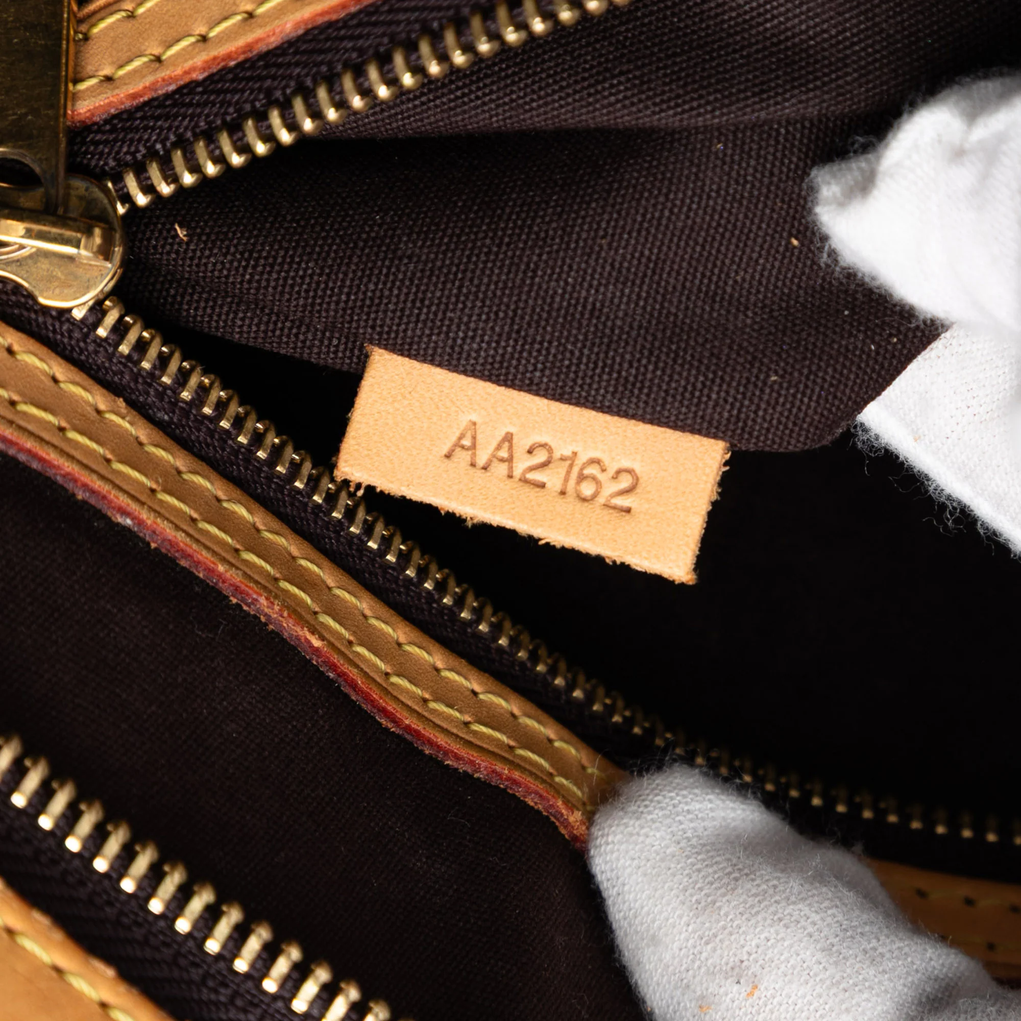 Brea Handbag Monogram Vernis MM - Image 6