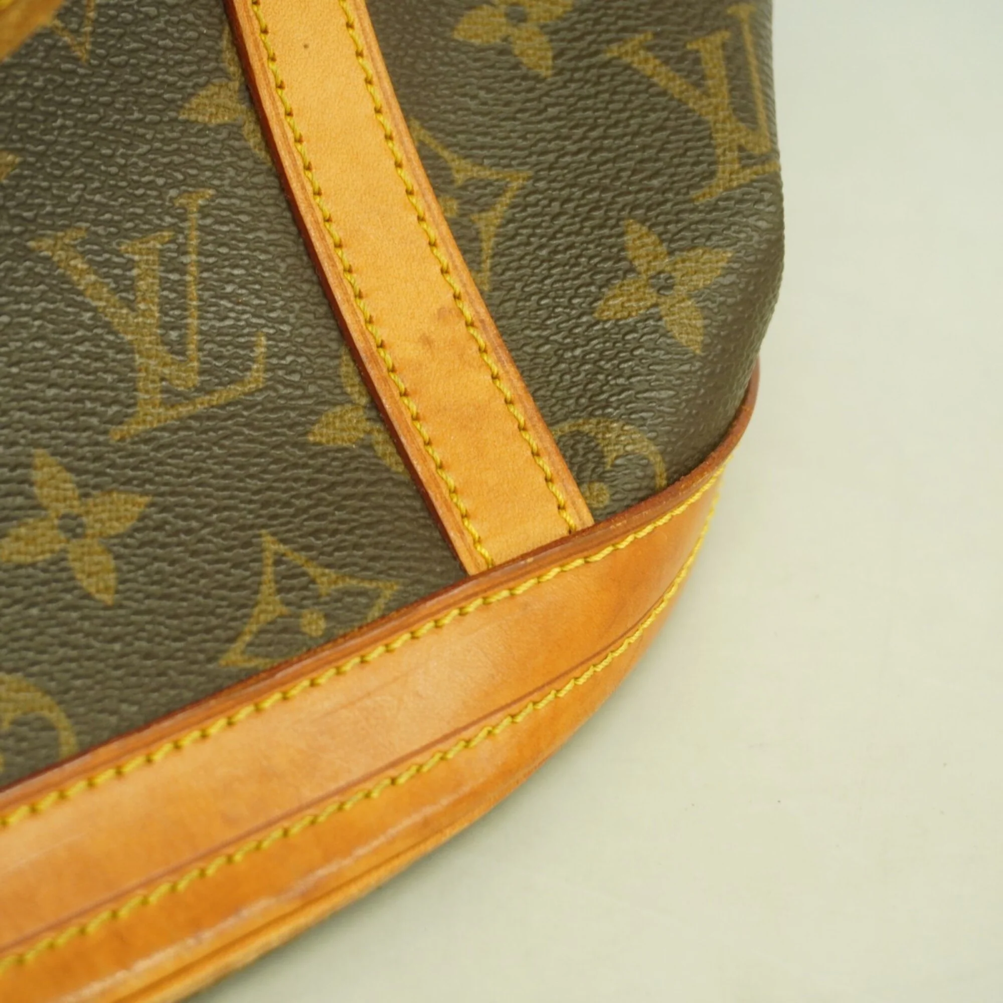 Bucket Bag Monogram Canvas GM - Image 8