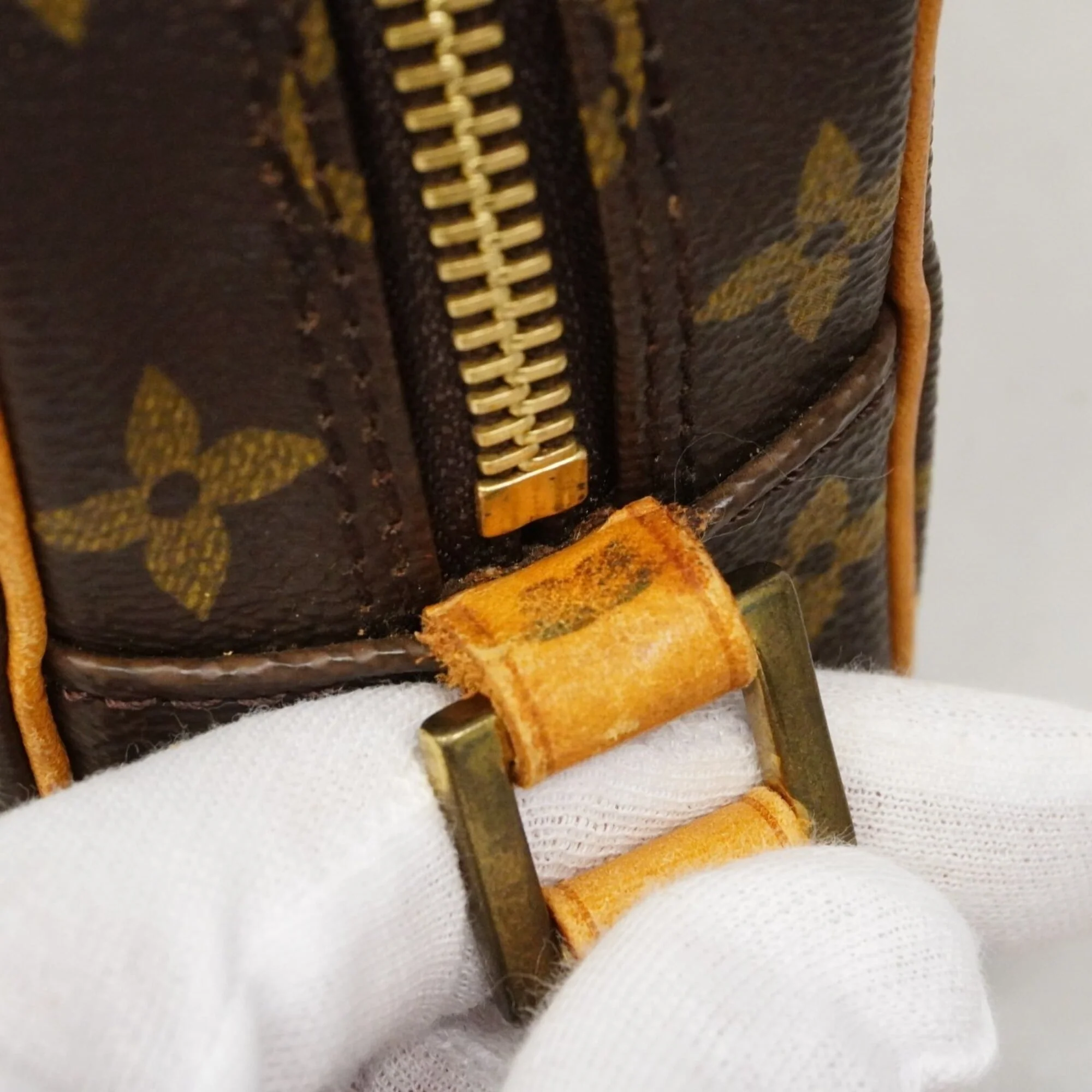 Cite Pochette Monogram Canvas - Image 8