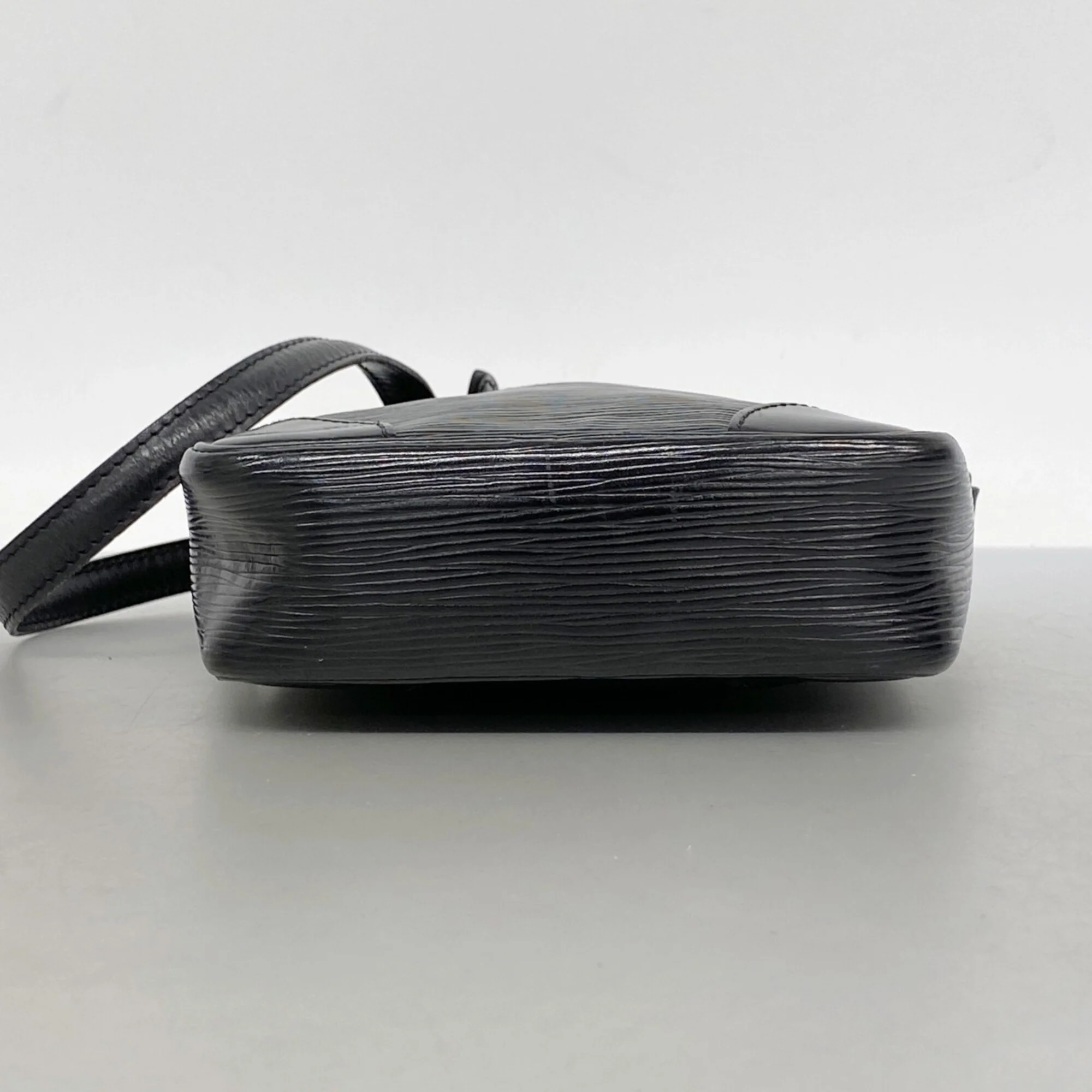 Danube Handbag Epi Leather - Image 3