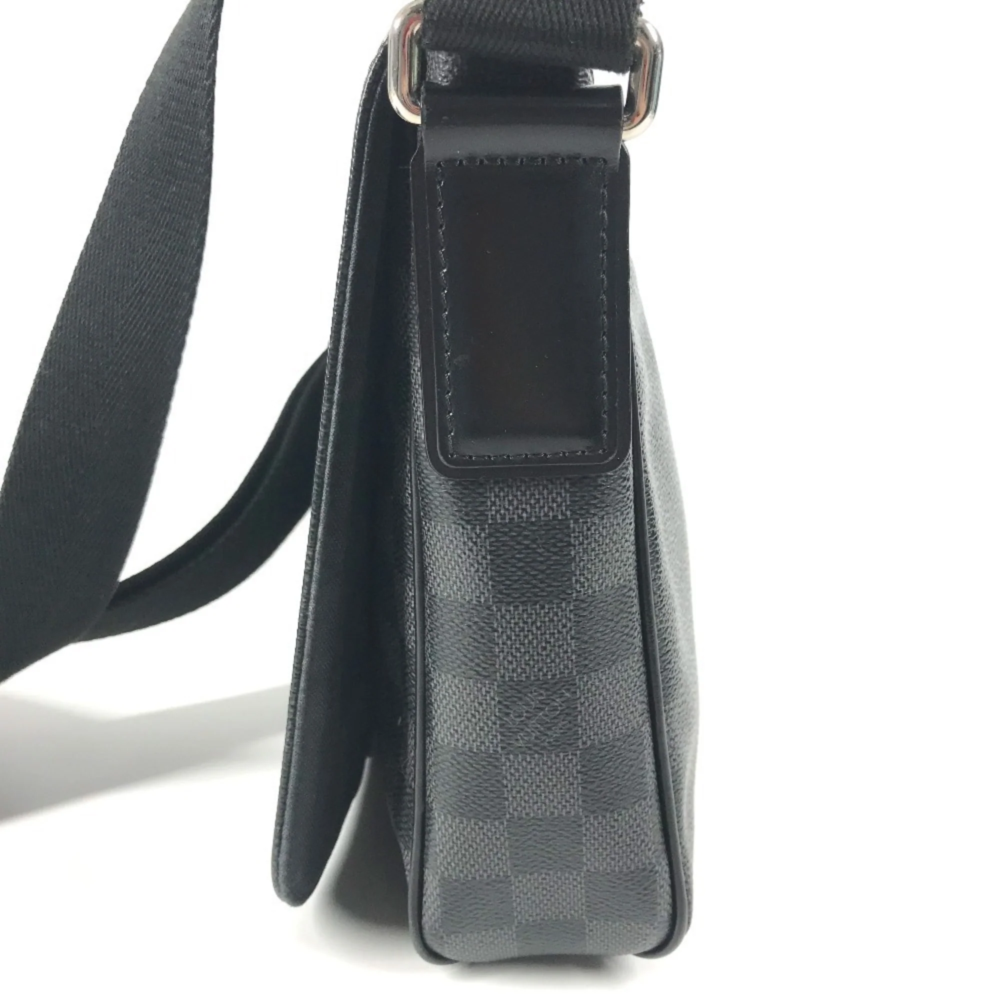 District Messenger Bag Damier Graphite PM - Image 3