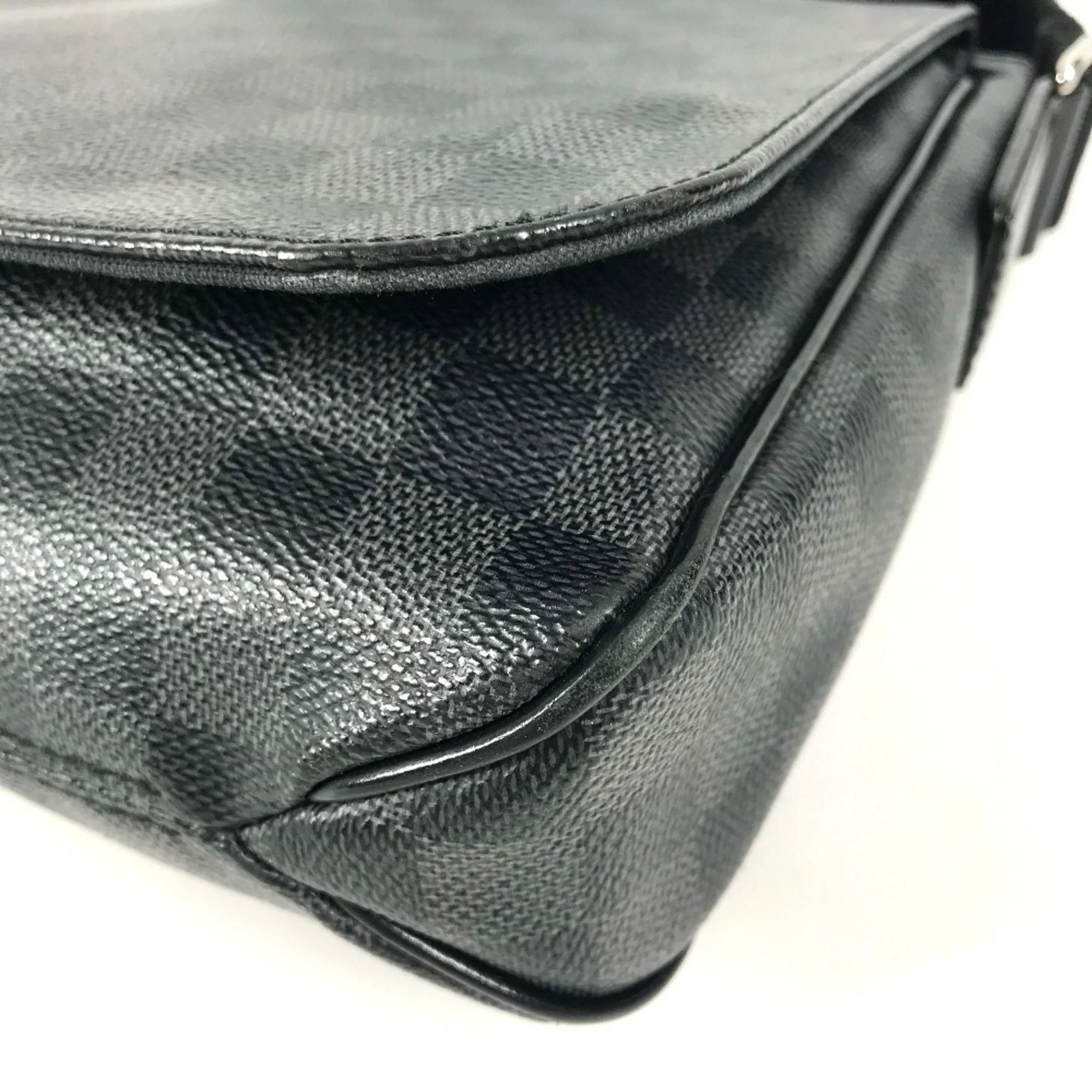 District Messenger Bag Damier Graphite PM - Image 6