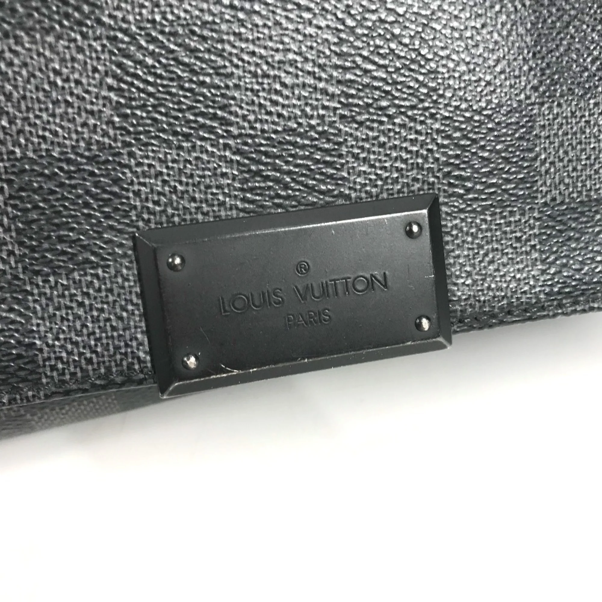 District Messenger Bag Damier Graphite PM - Image 9