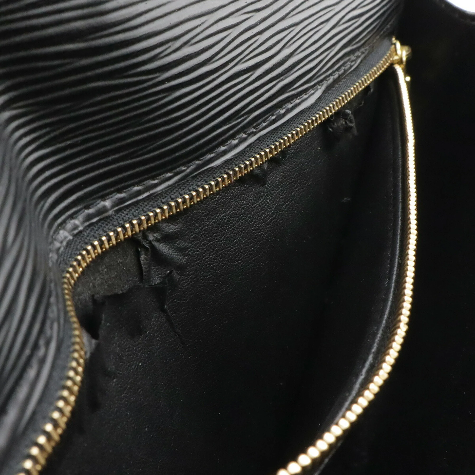 Dragonne Pochette Epi Leather - Image 9