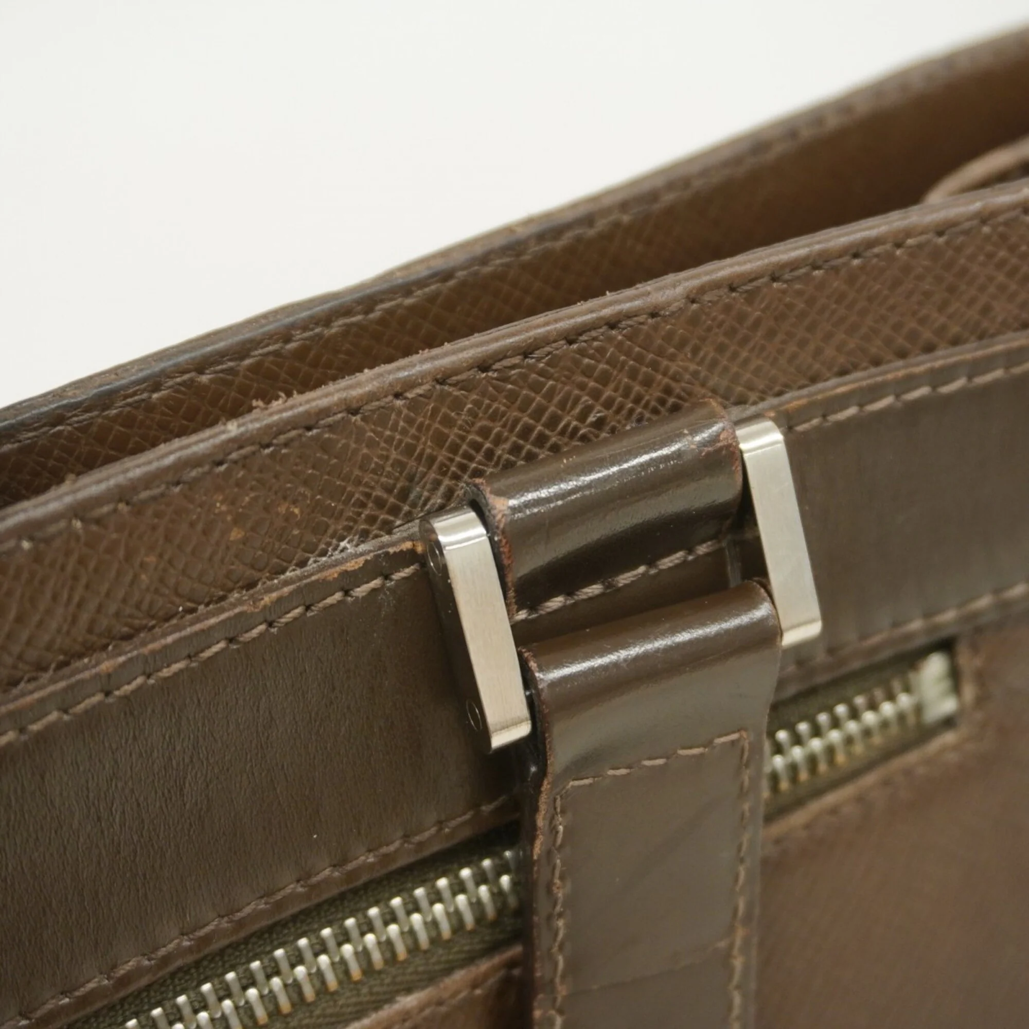 Kasbek Handbag Taiga Leather PM - Image 9