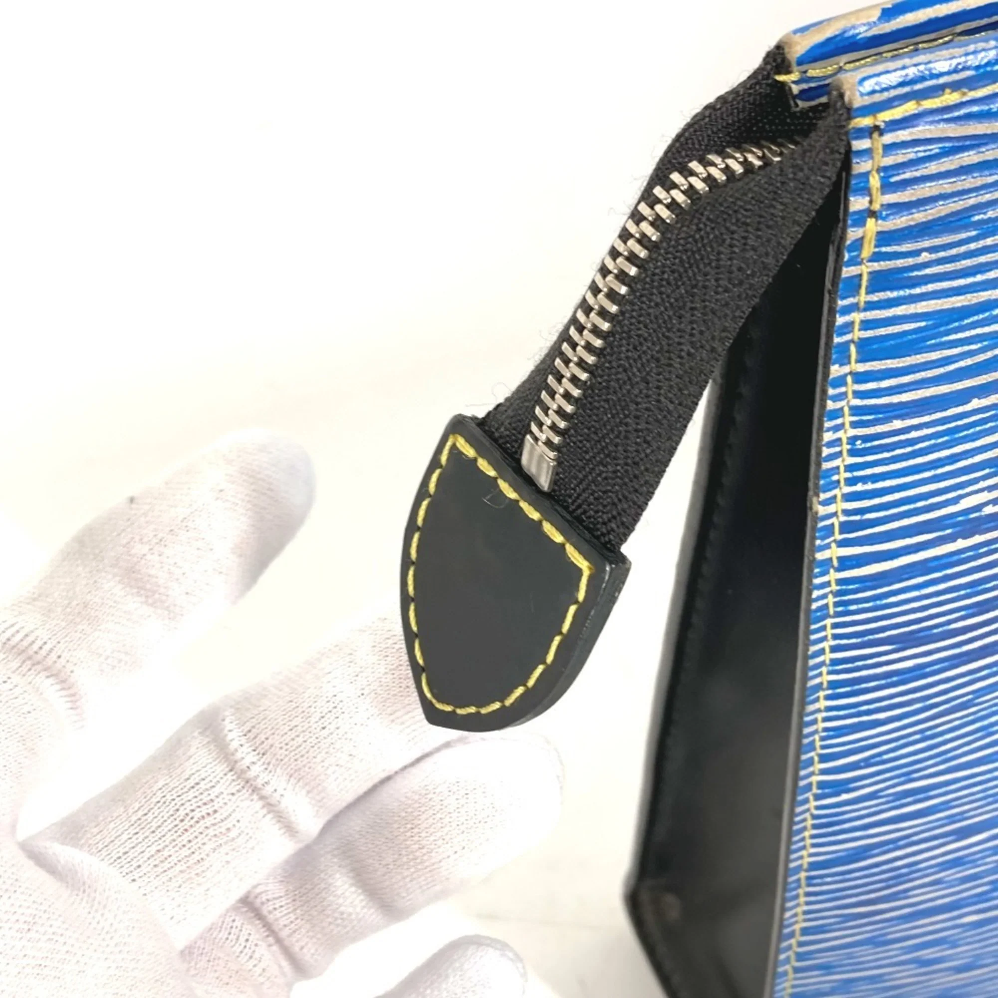 NeoNoe Handbag Epi Leather MM - Image 4