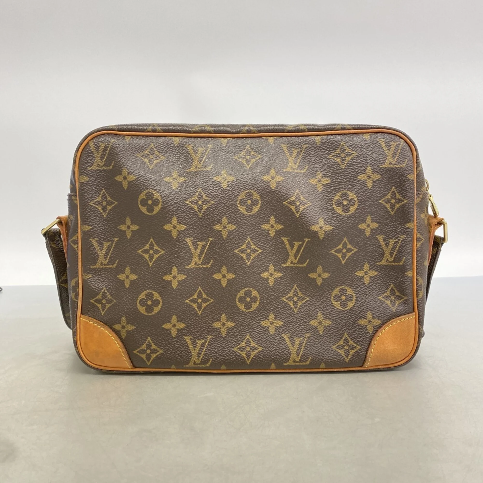 Nil Messenger Bag Monogram Canvas 28 - Image 9