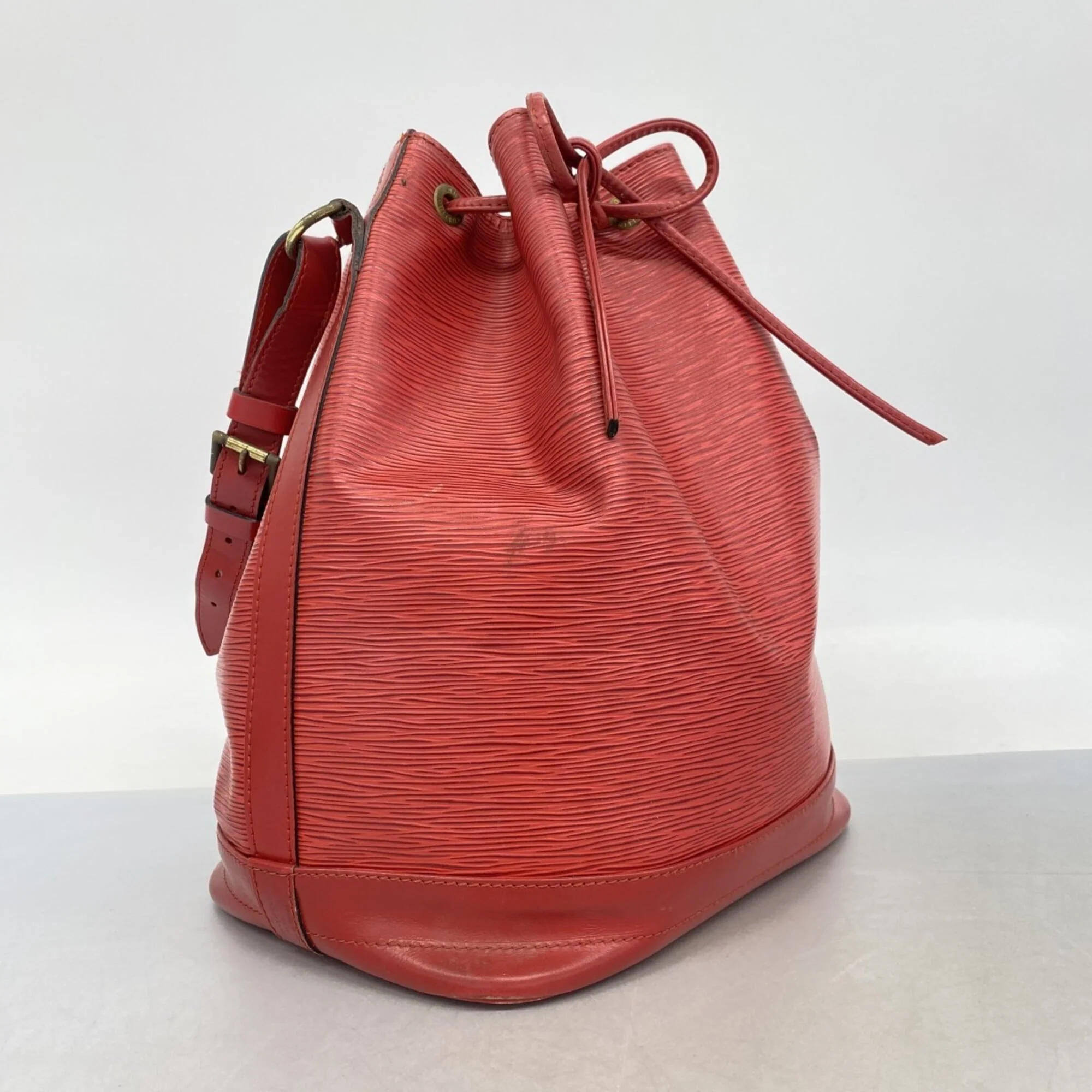 Noe Handbag Epi Leather Large - Image 2