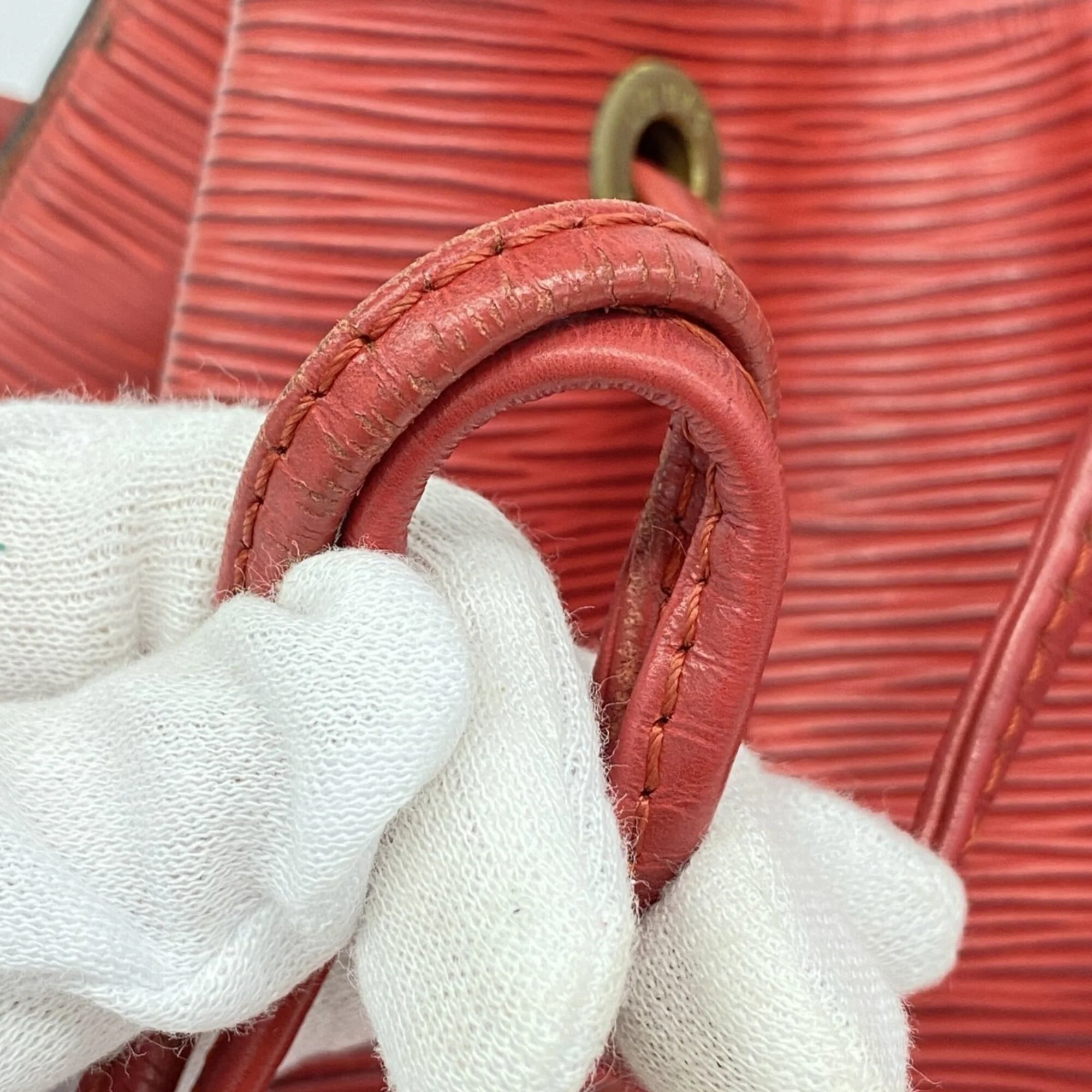 Noe Handbag Epi Leather Large - Image 8