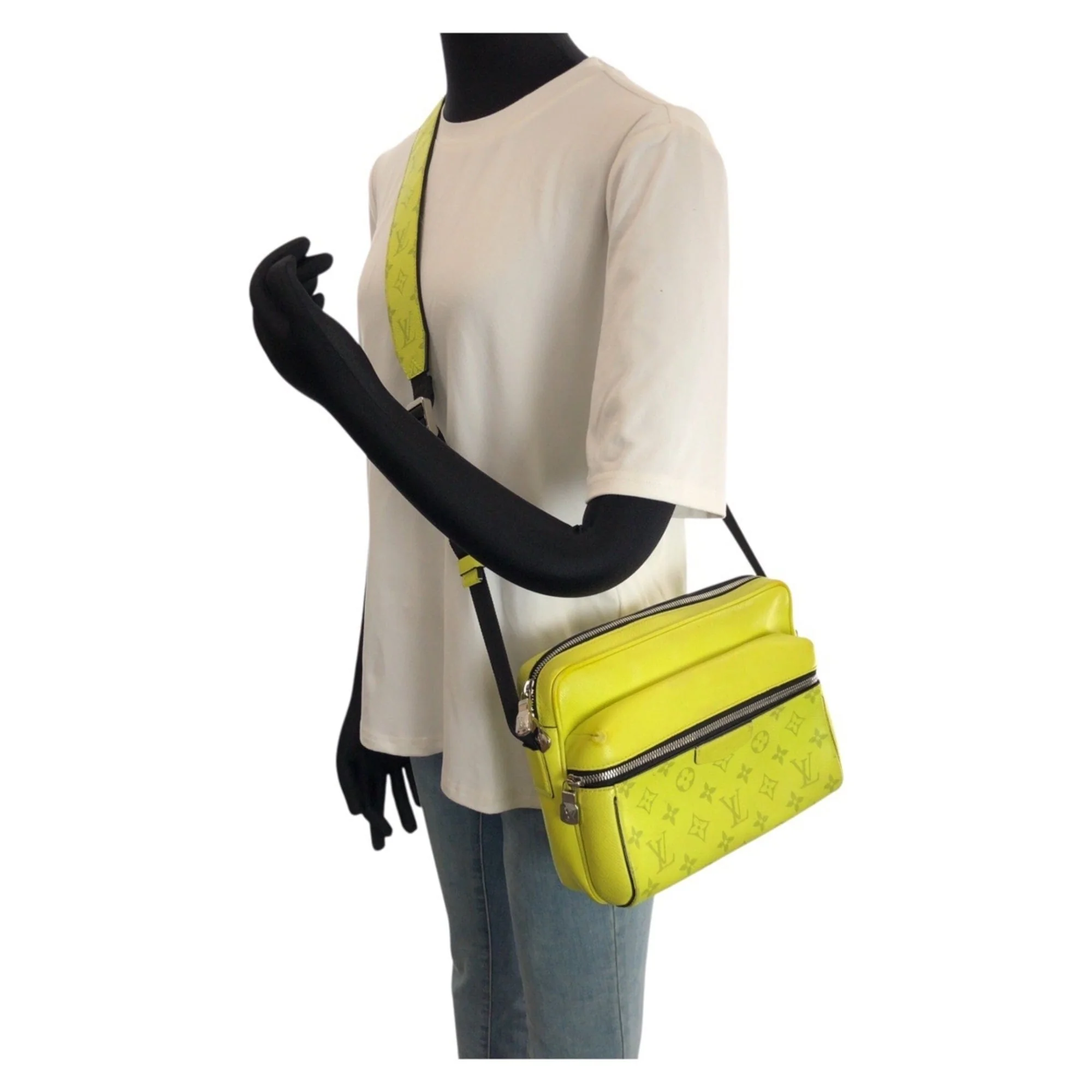 Outdoor Messenger Bag Monogram Taigarama - Image 7