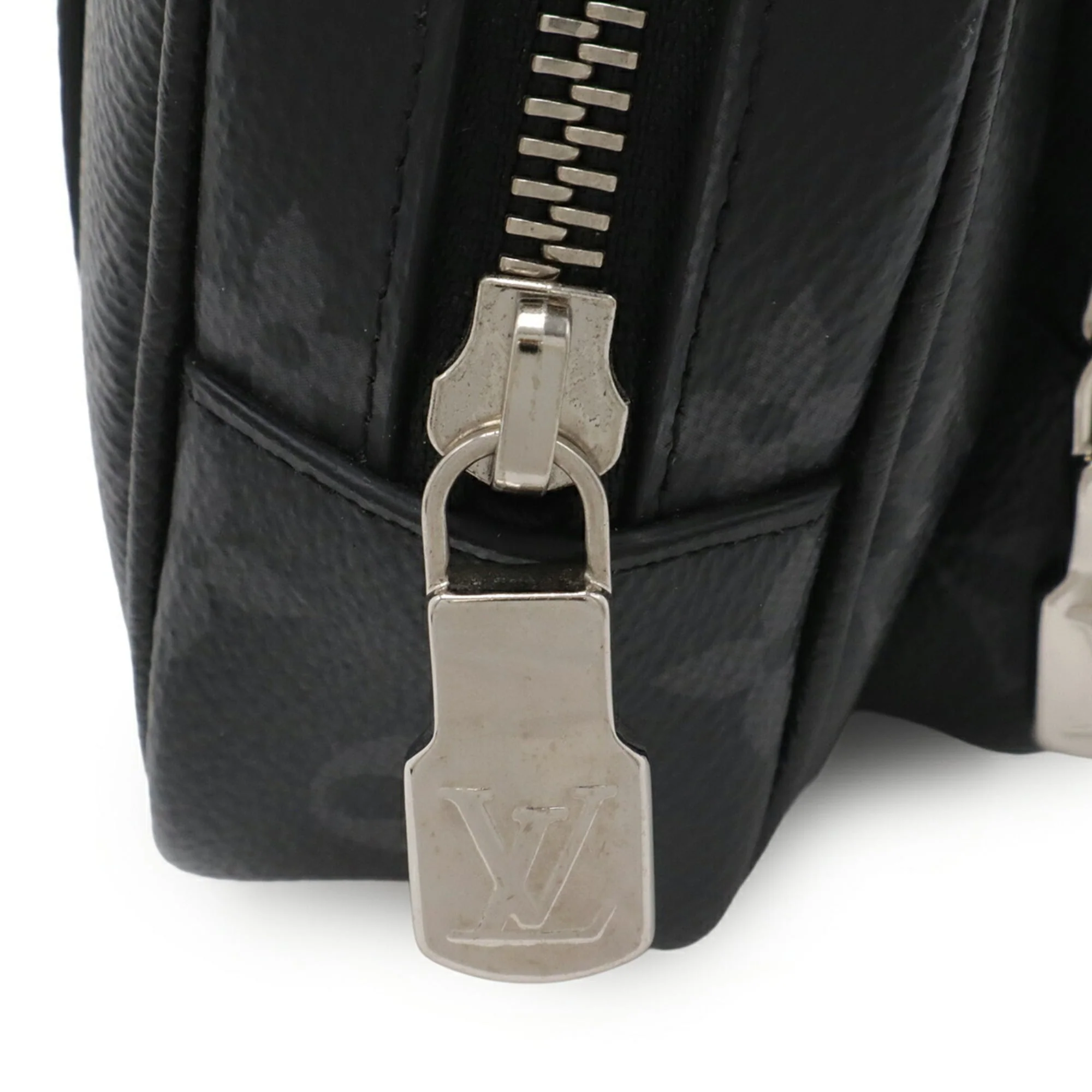 Outdoor Pouch Monogram Eclipse Canvas - Image 5