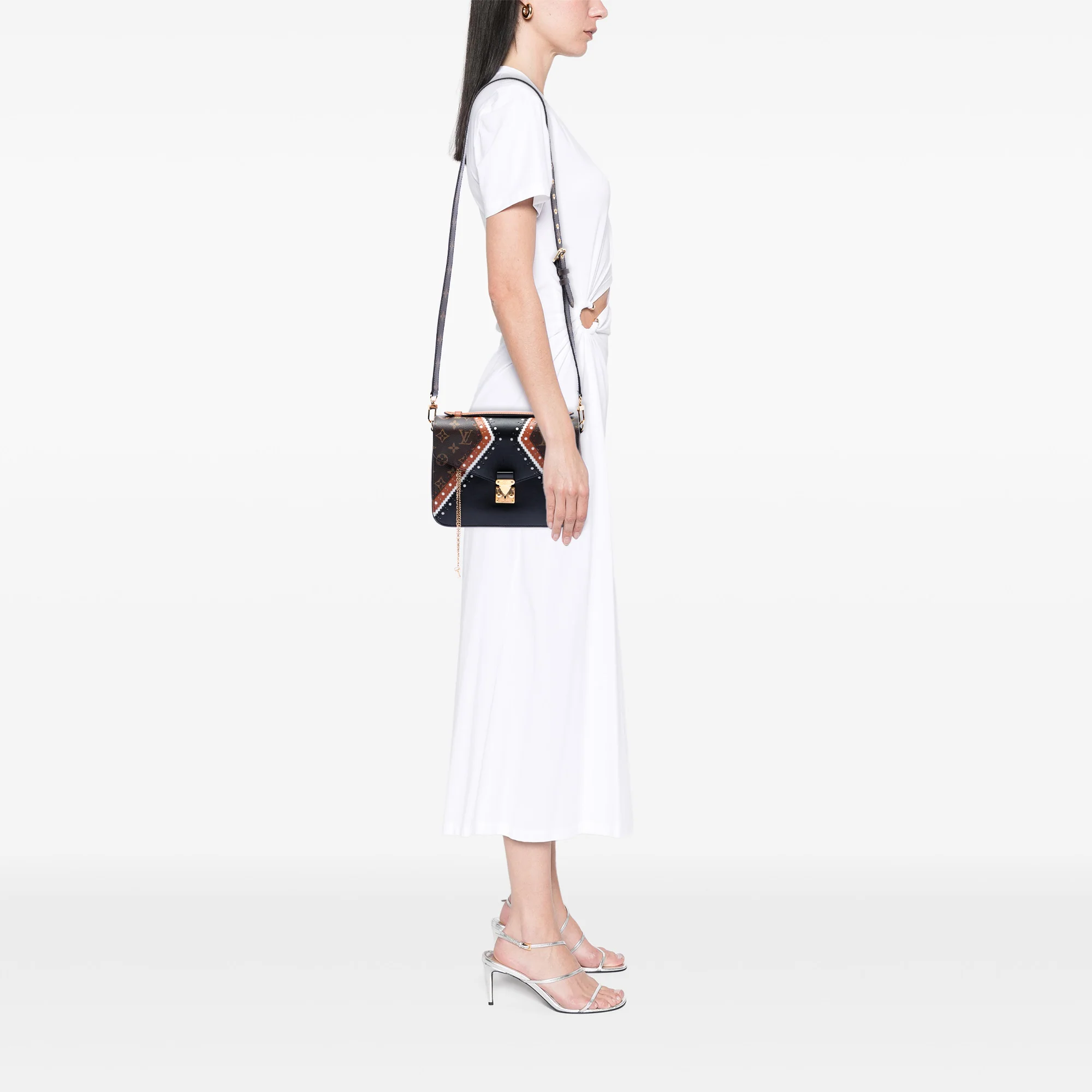 Pochette Metis Limited Edition Brogue Reverse Monogram Canvas and Leather - Image 6