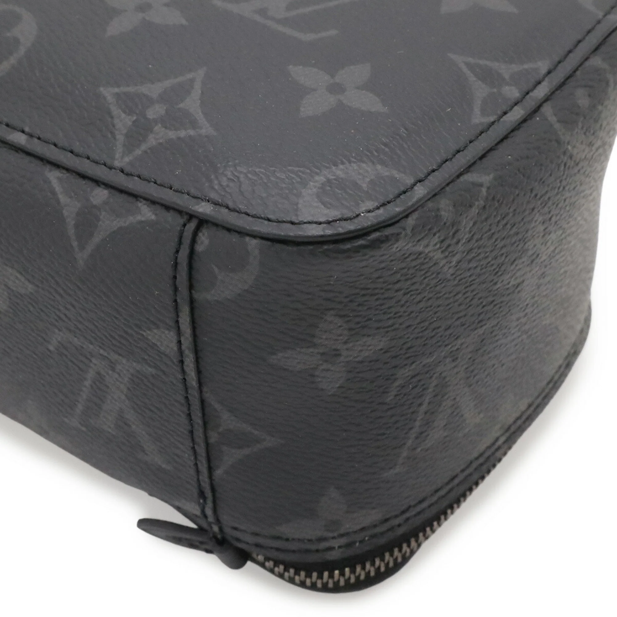 Pochette Volga Monogram Eclipse Canvas - Image 4