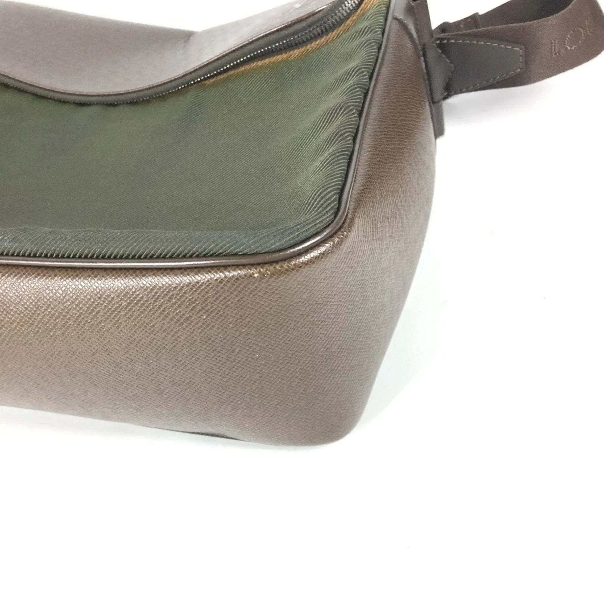 Taimyr Messenger Bag Taiga Leather and Canvas - Image 7