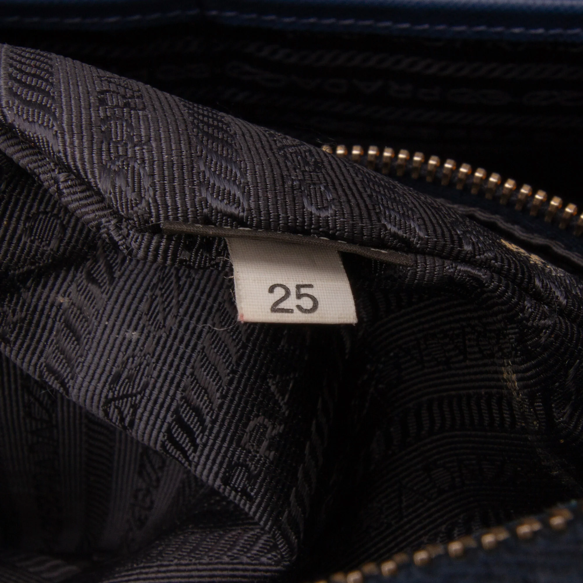 Double Zip Lux Tote Saffiano Leather Large - Image 7