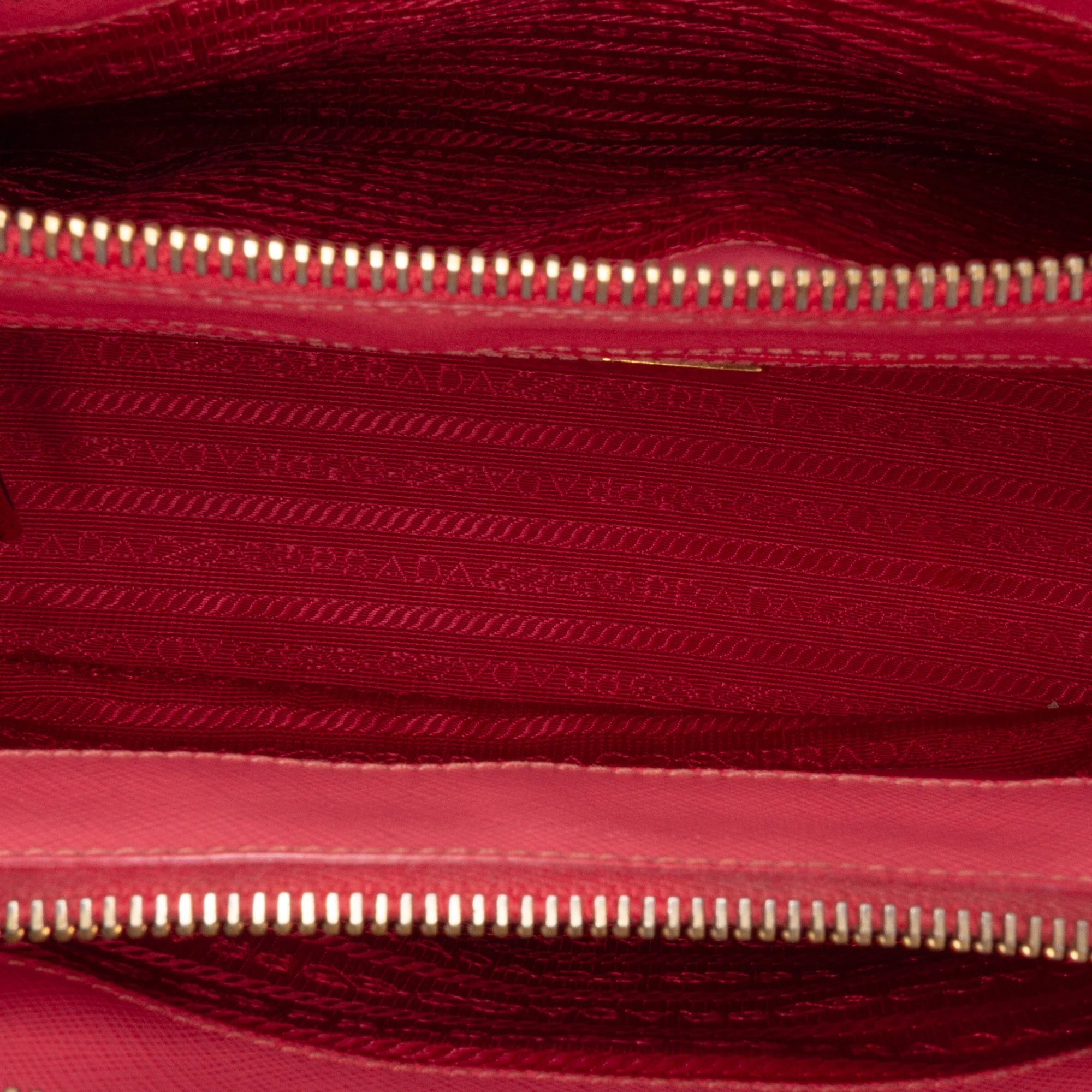 Double Zip Lux Tote Saffiano Leather Small - Image 4