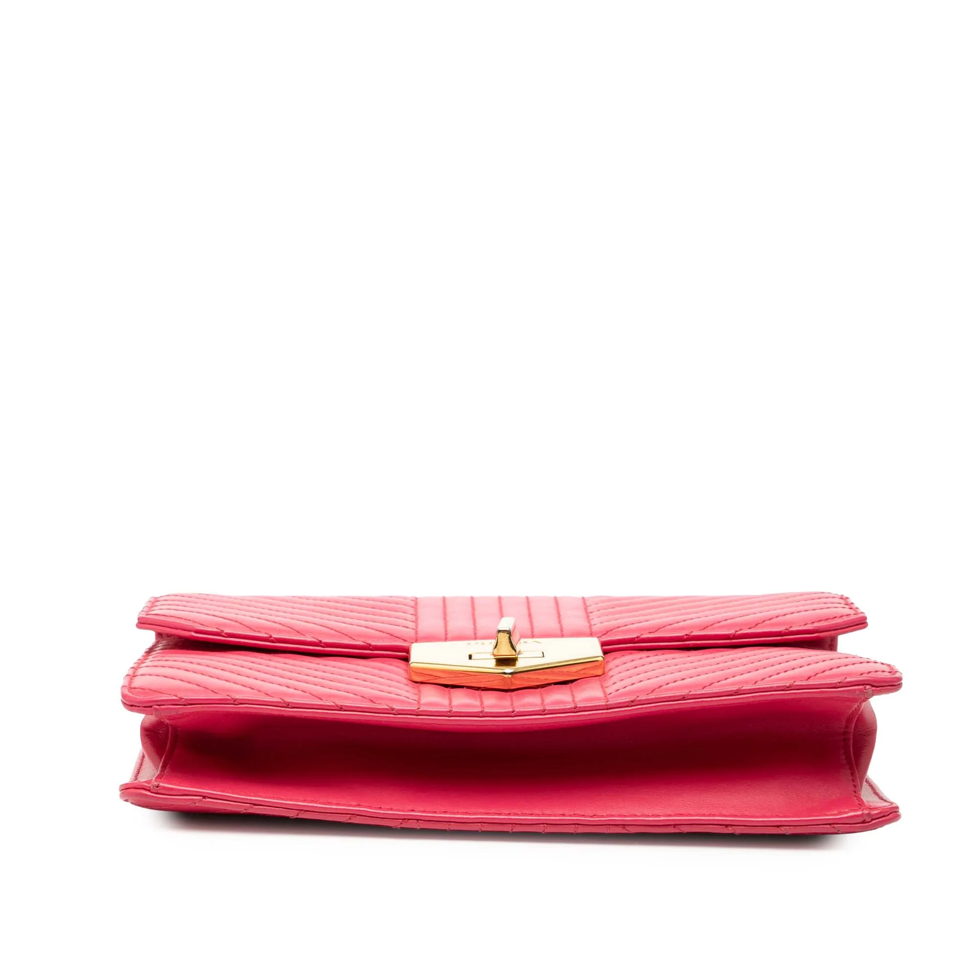 Turn Lock Chain Shoulder Bag Chevron Leather Medium - Image 3