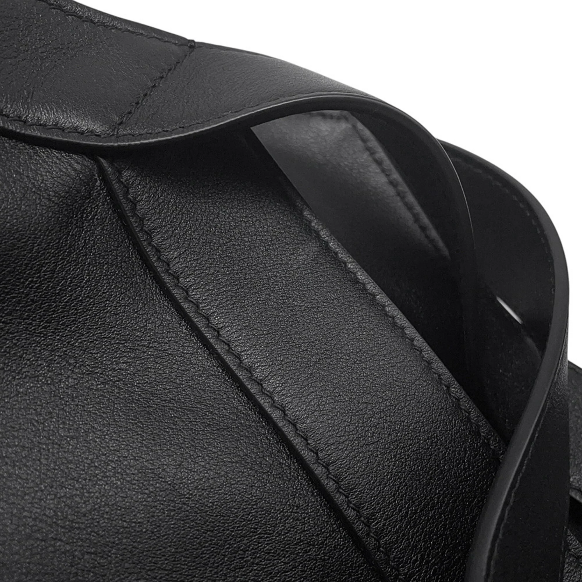 Y Tote Leather Medium - Image 7