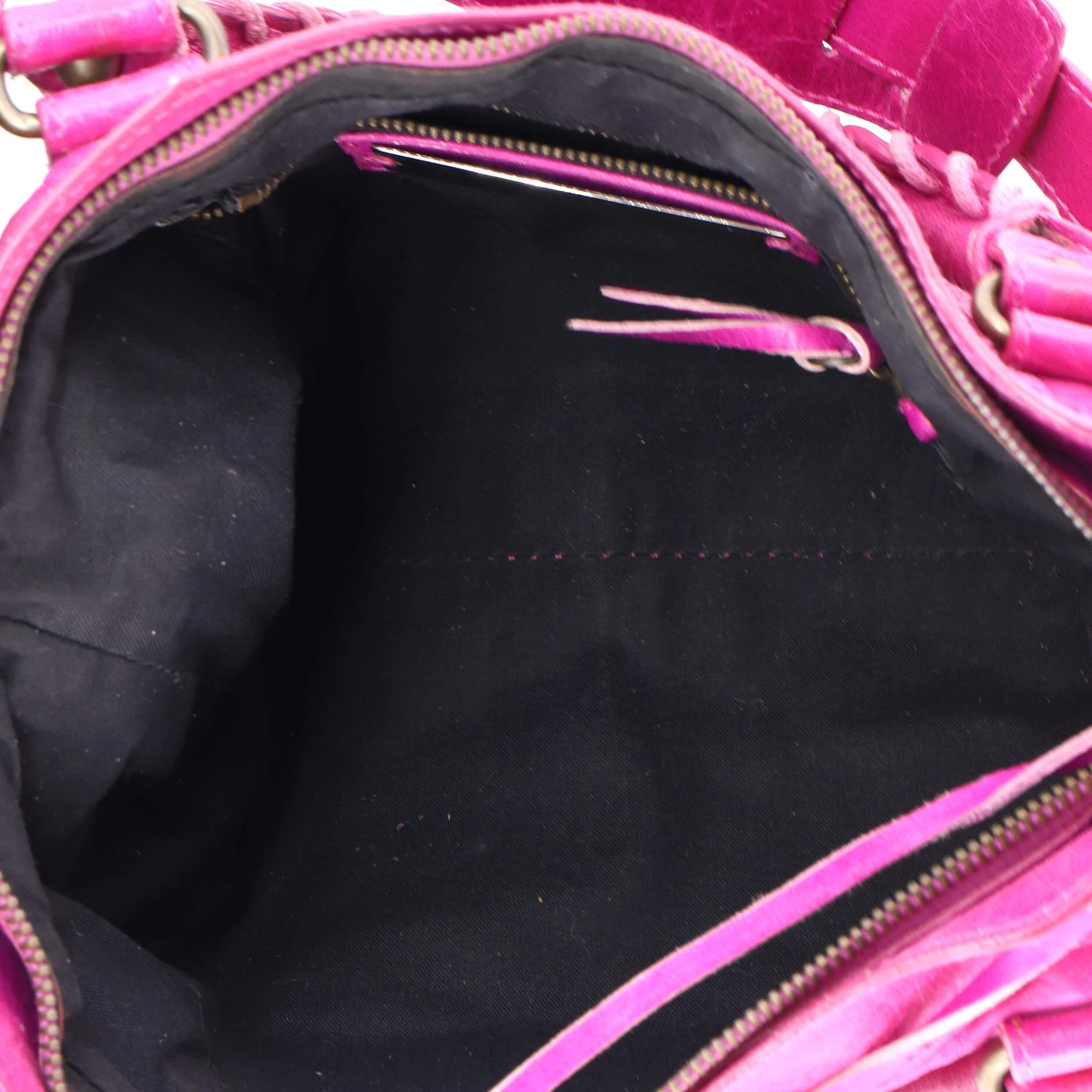 First Classic Studs Bag Leather - Image 6