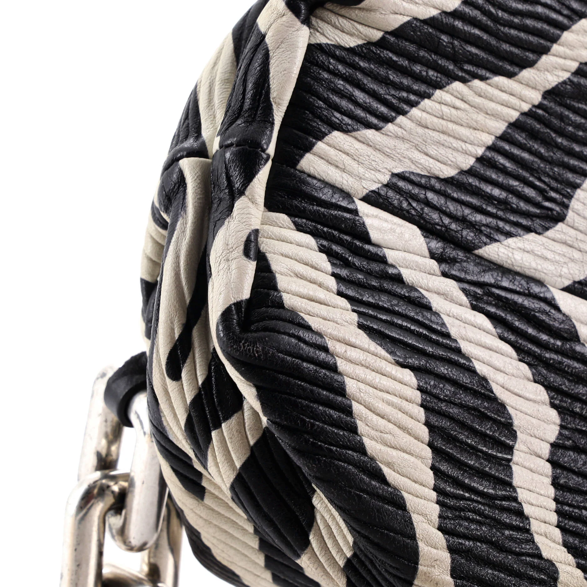 The Chain Pouch Printed Textured Leather - Image 6