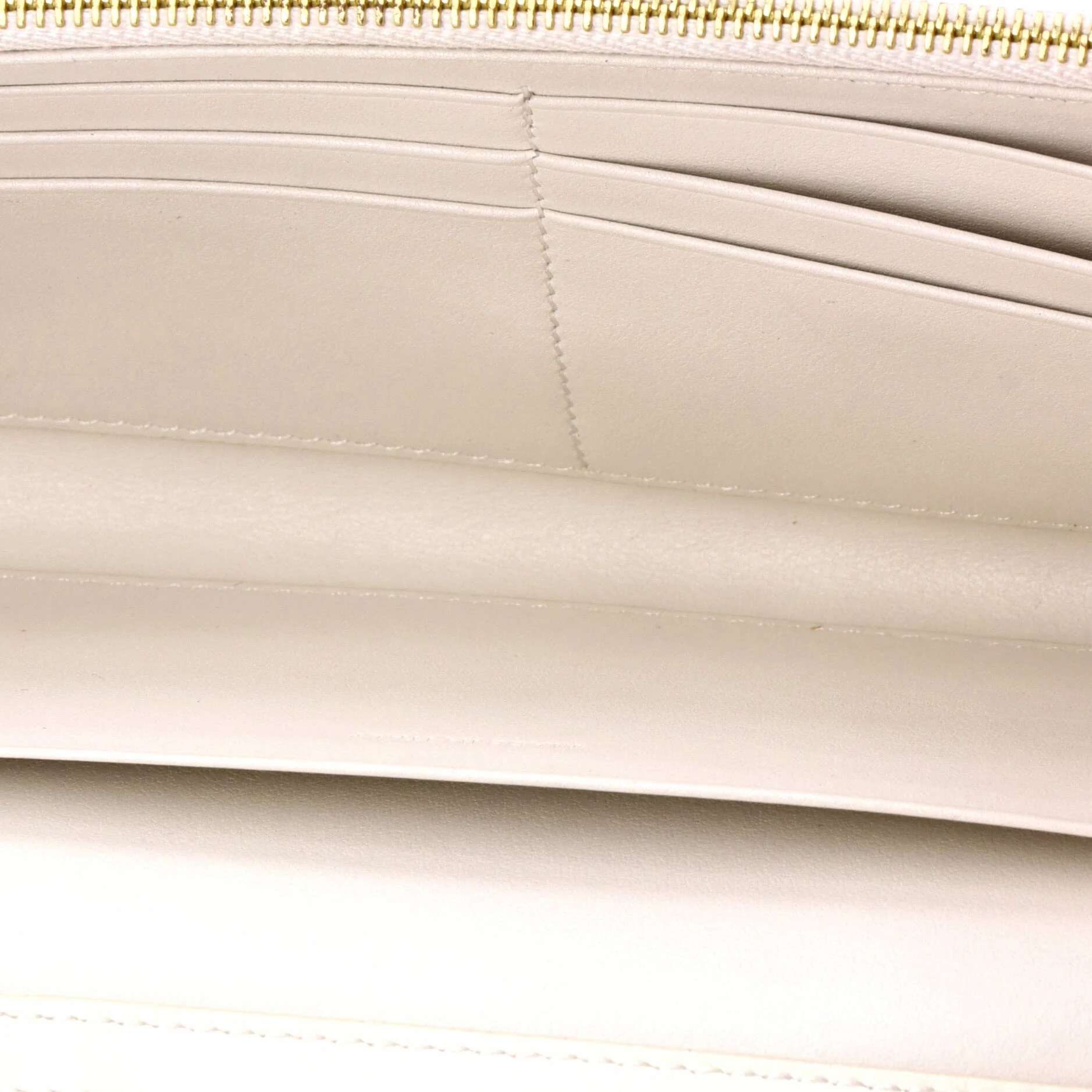 C Wallet on Chain Leather - Image 5