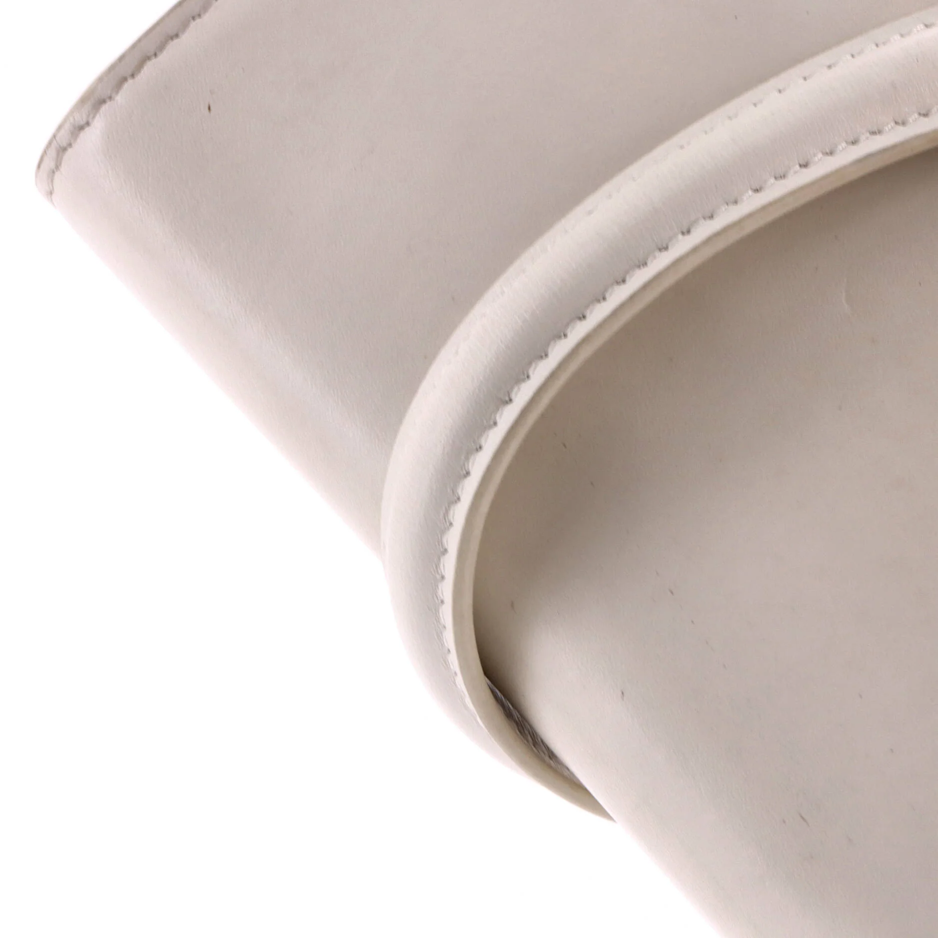 C Wallet on Chain Leather - Image 7
