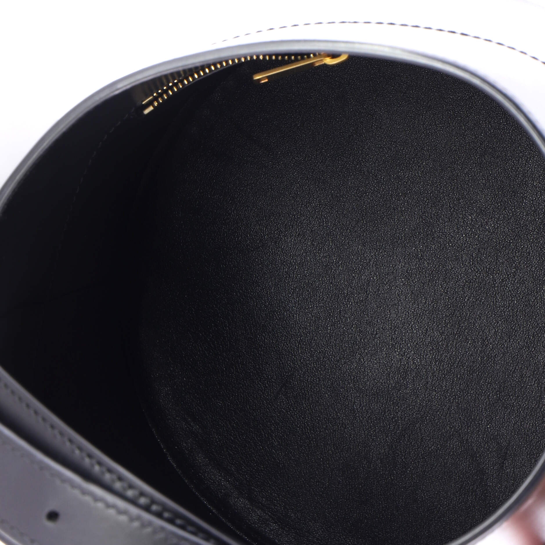 Maillon Triomphe Bucket Bag Leather Medium - Image 5