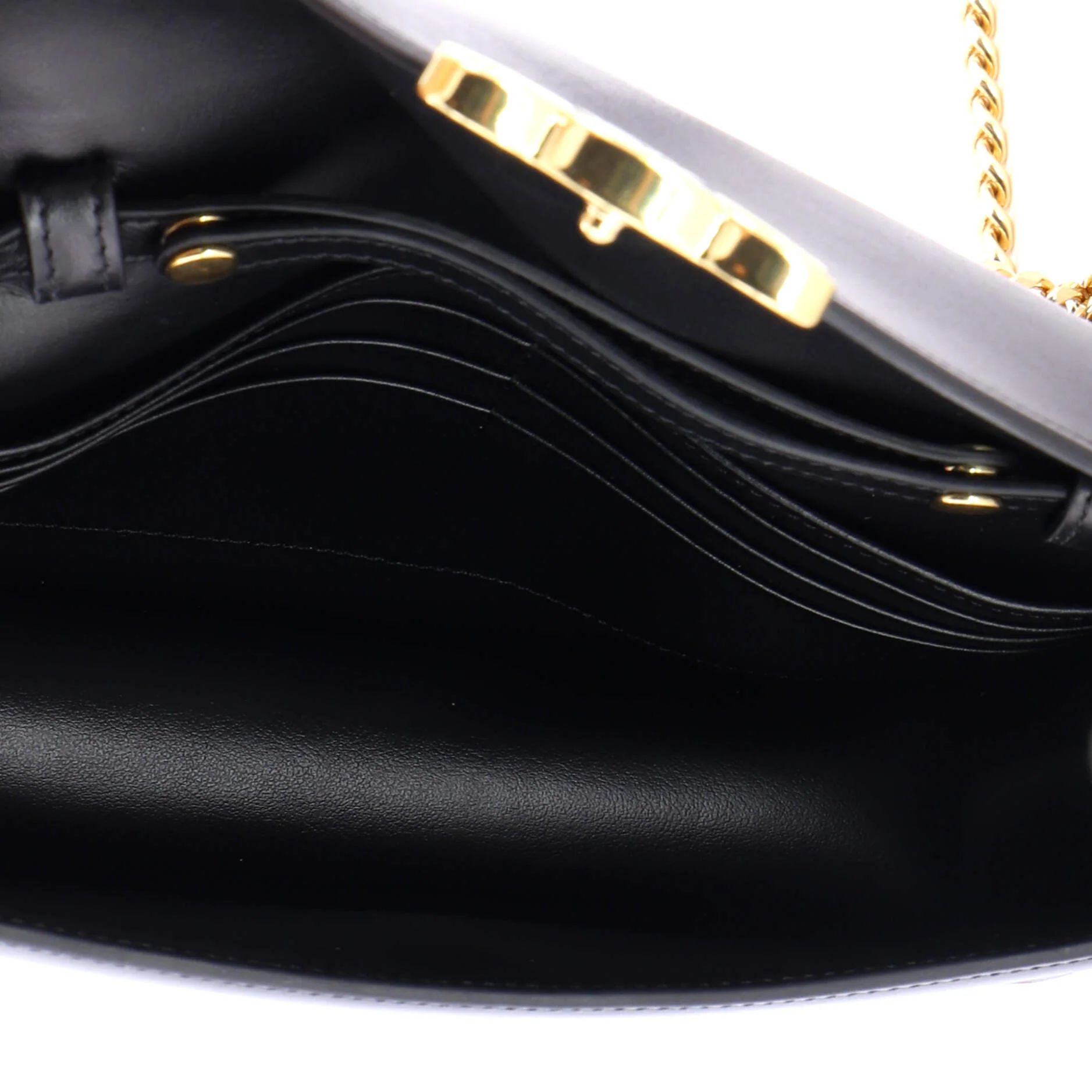 Margo Triomphe Wallet on Chain Leather - Image 5