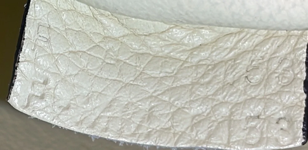 Trapeze Bag Leather Medium - Image 9