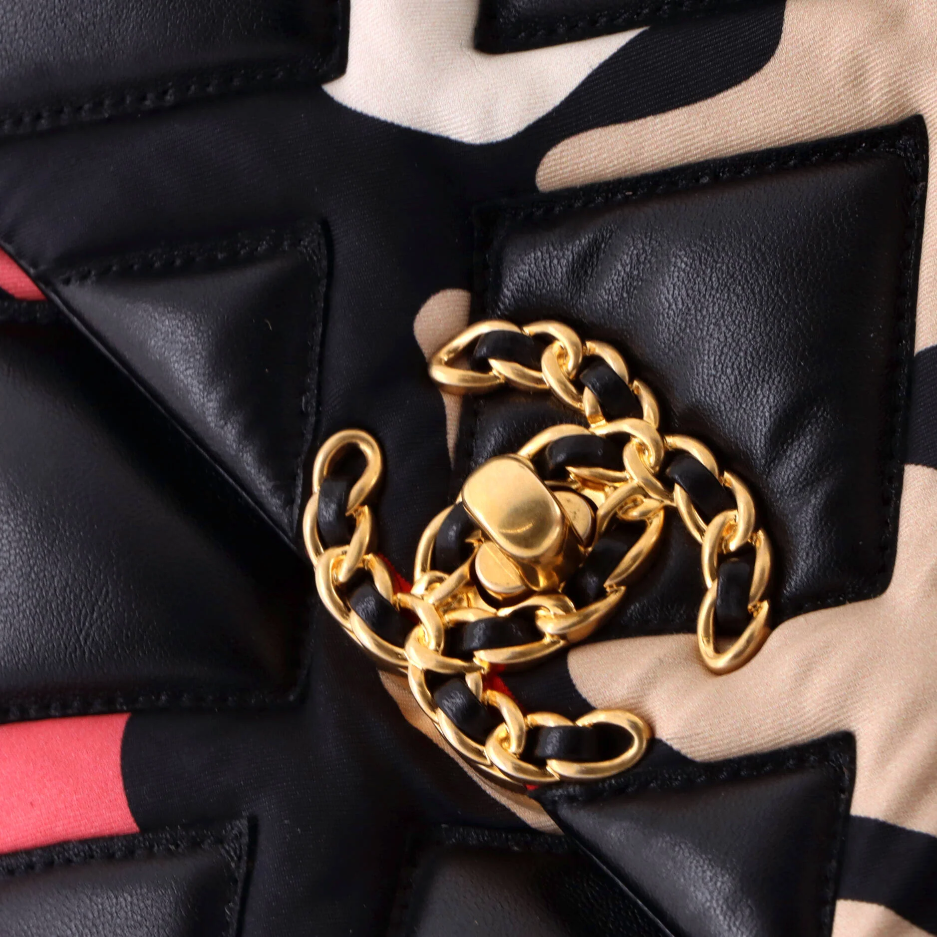 19 Flap Bag Quilted Lambskin and Printed Silk Medium - Image 6
