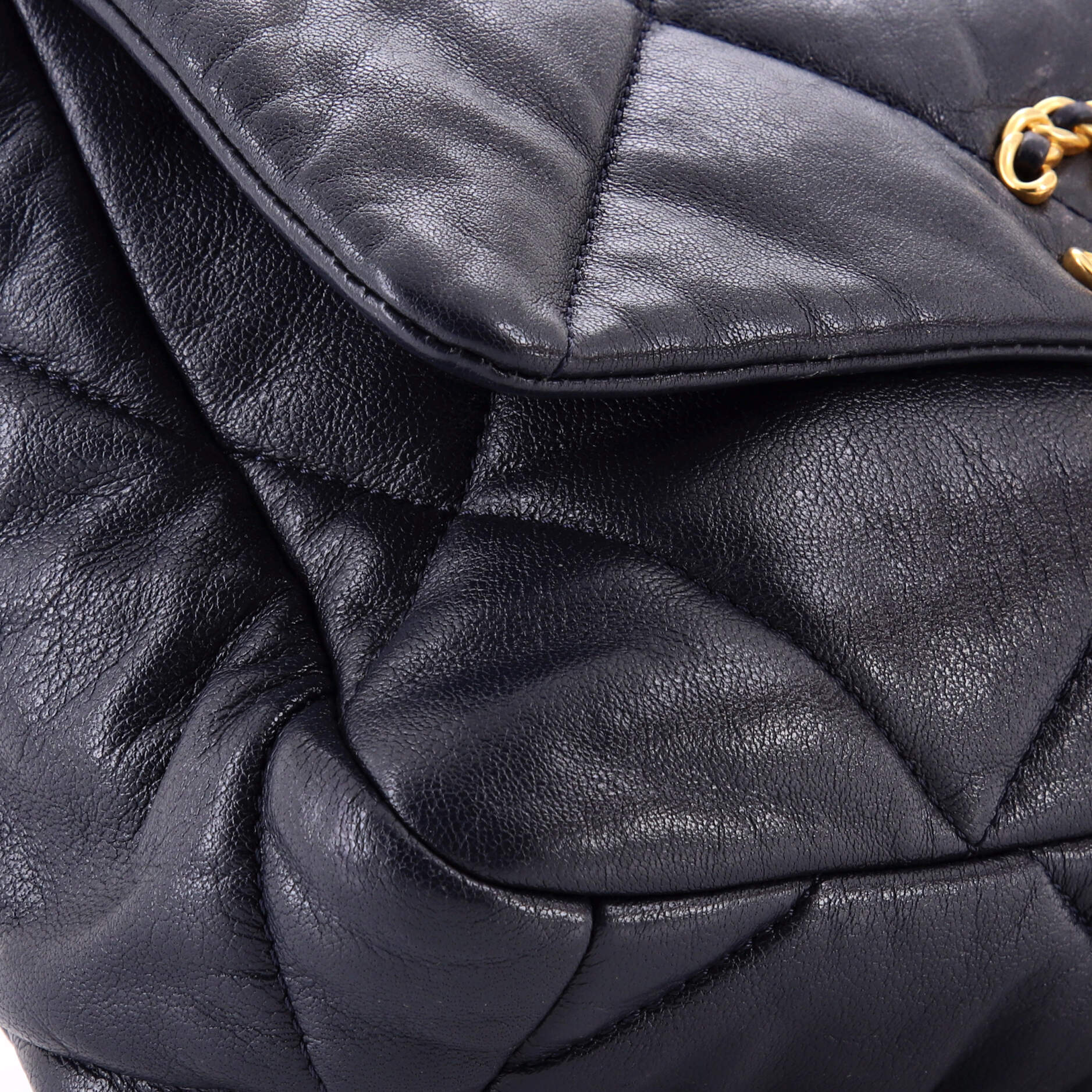 19 Flap Bag Quilted Leather Medium - Image 6