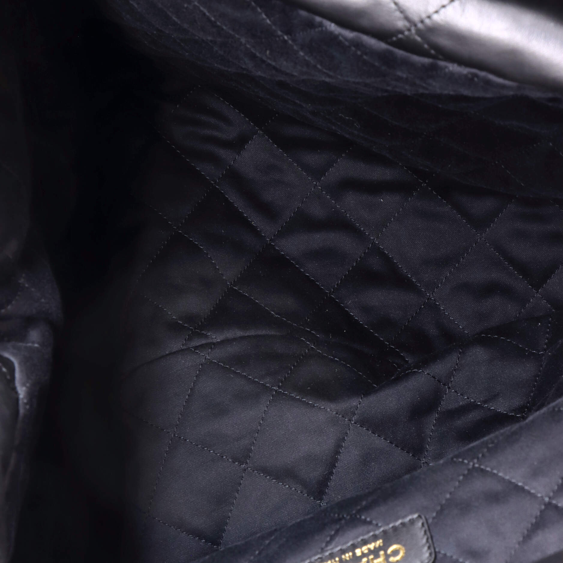 22 Chain Hobo Quilted Calfskin Large - Image 6