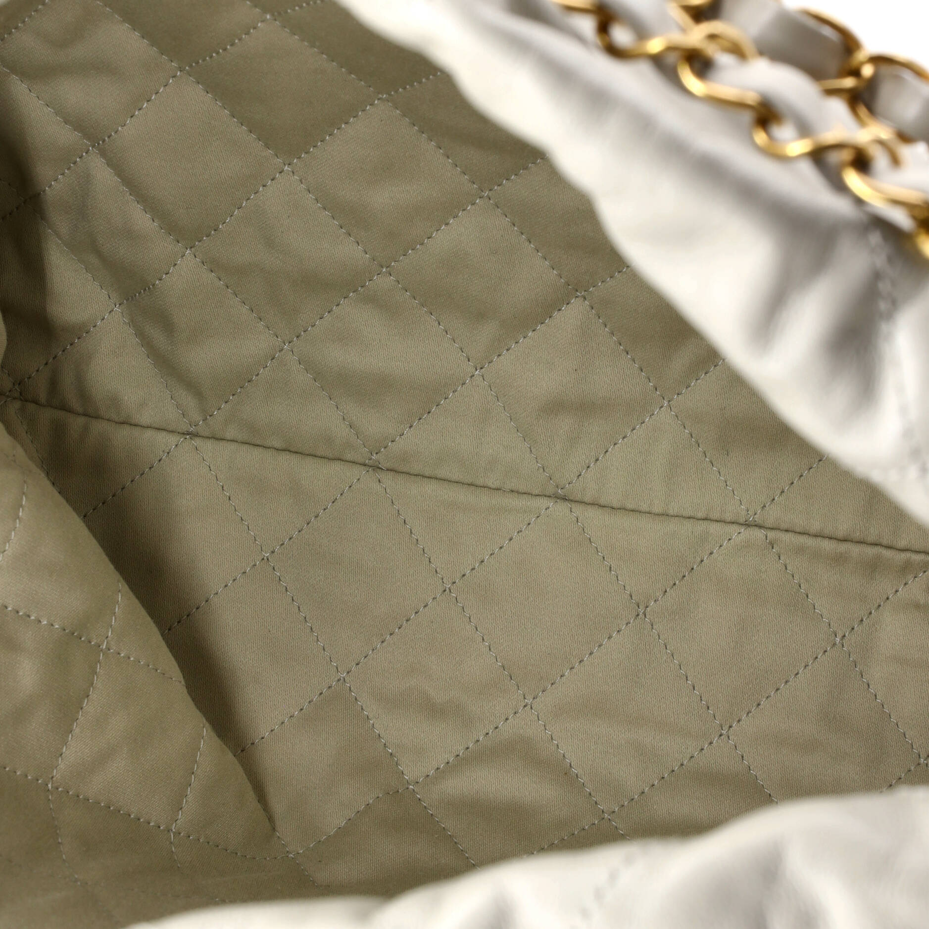 22 Chain Hobo Quilted Calfskin Small - Image 6