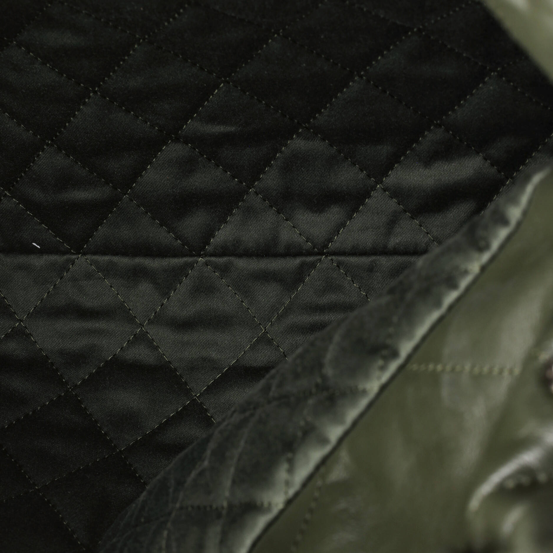 22 Chain Hobo Quilted Calfskin Small - Image 6