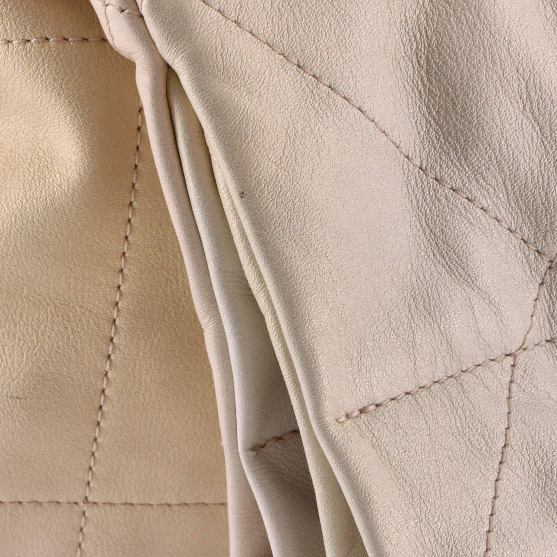 22 Chain Hobo Quilted Ombre Leather Medium - Image 7