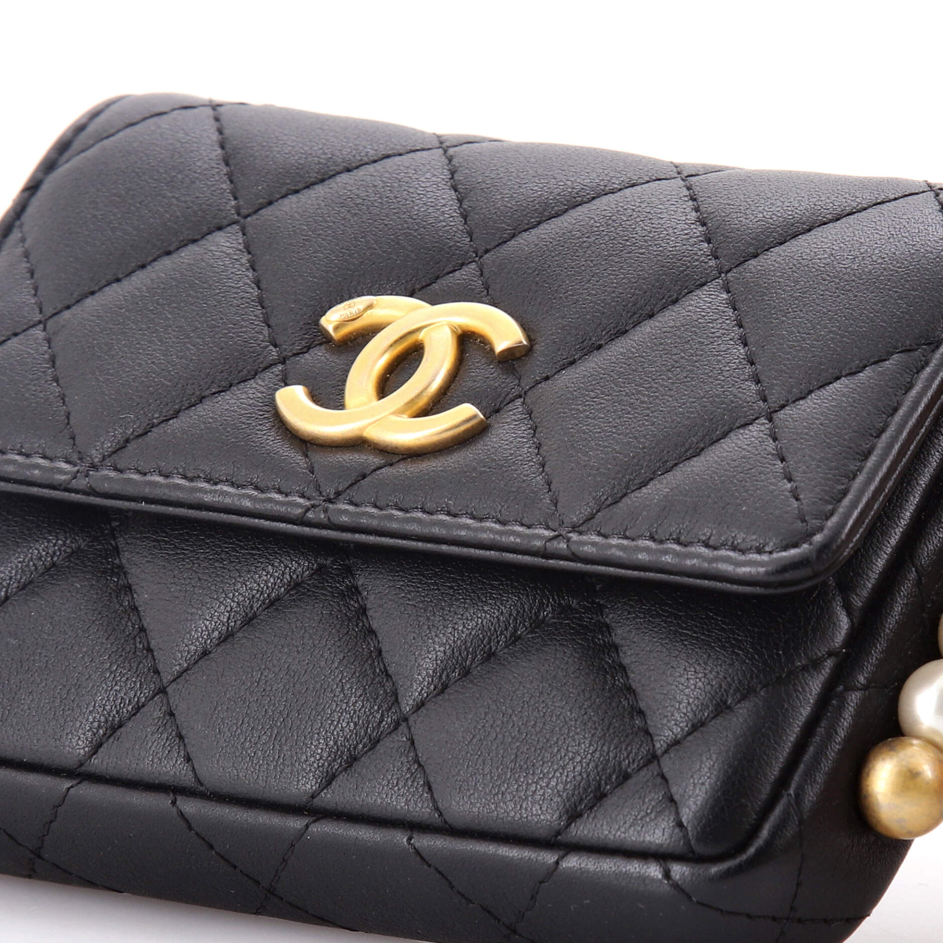 About Pearls Flap Card Holder with Chain Quilted Calfskin - Image 6