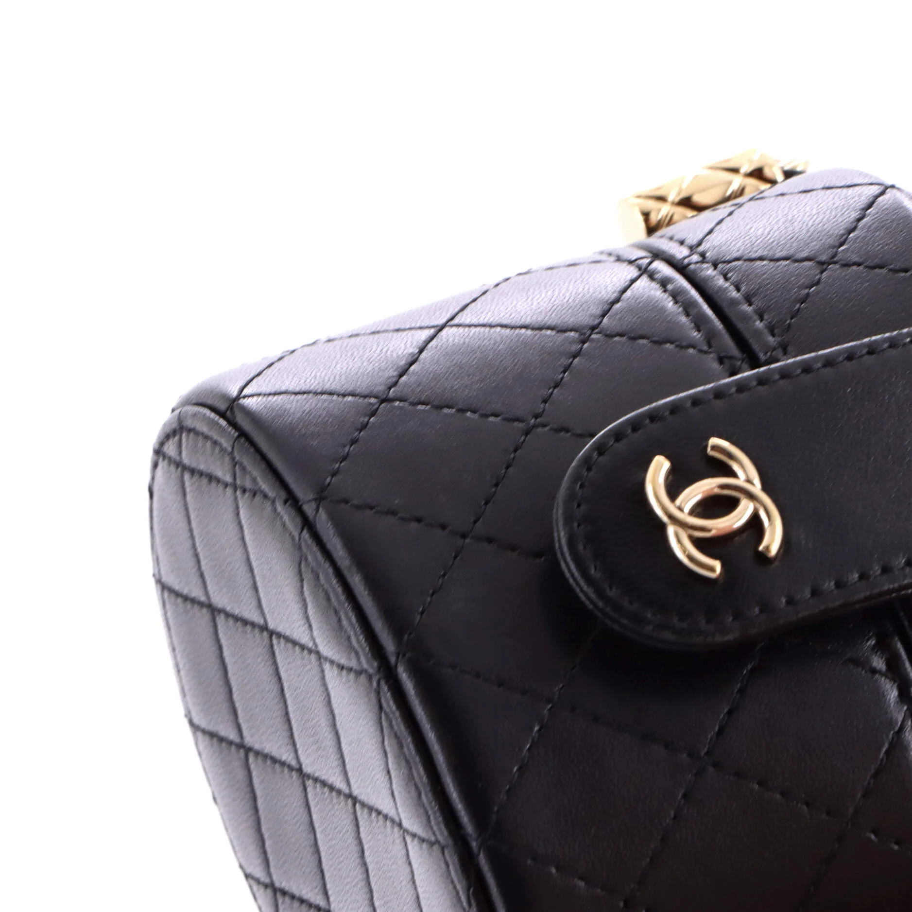 CC Allure Vanity Case with Chain Quilted Lambskin Mini - Image 6