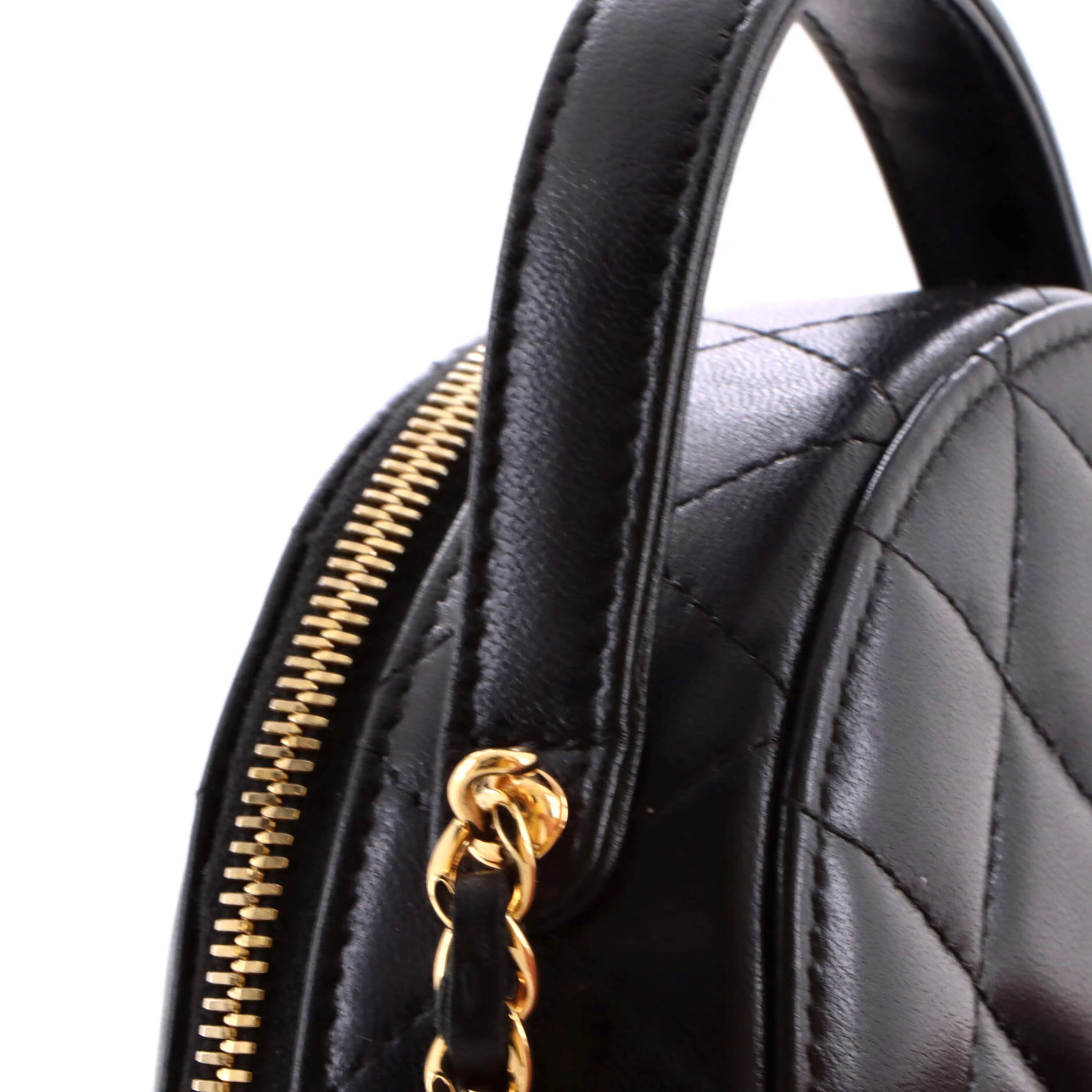 Chic Riviera Vanity Case with Chain Quilted Lambskin Mini - Image 7