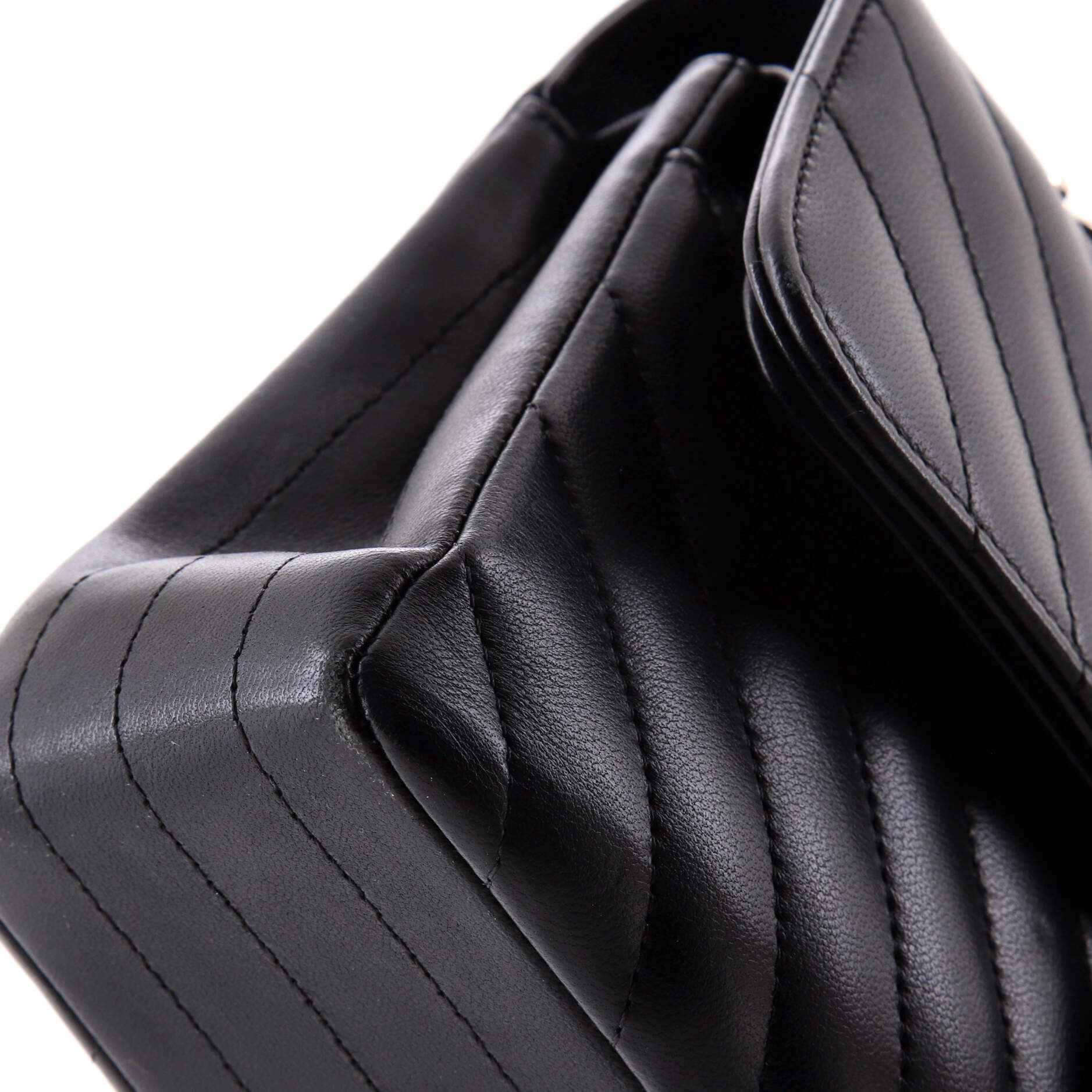 Classic Double Flap Bag Chevron Lambskin Medium - Image 7