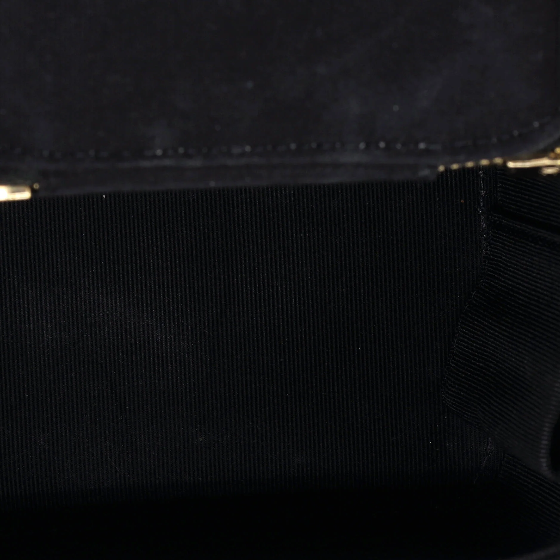 Classic Pearl Vanity Case with Chain Quilted Caviar Mini - Image 6