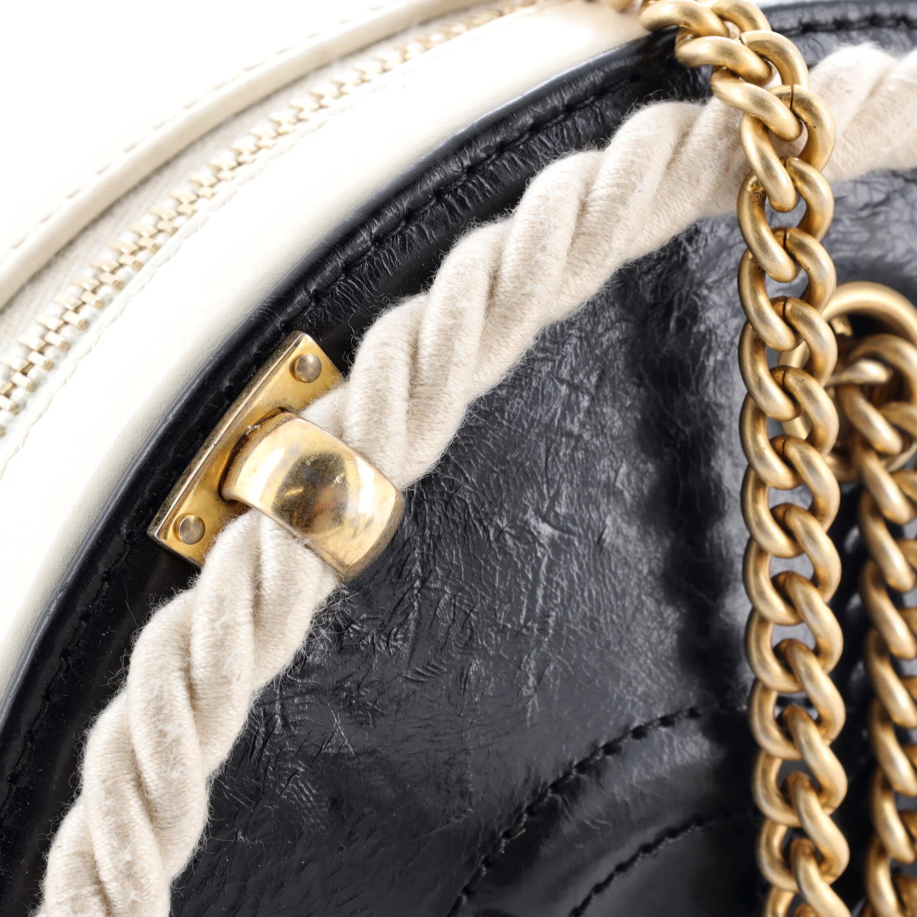 En Vogue Round Bag Crumpled Calfskin Small - Image 7
