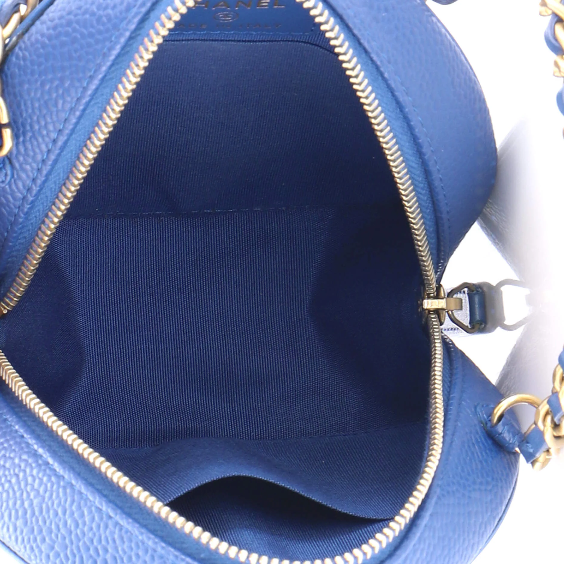 Filigree Round Clutch with Chain Quilted Caviar Mini - Image 6