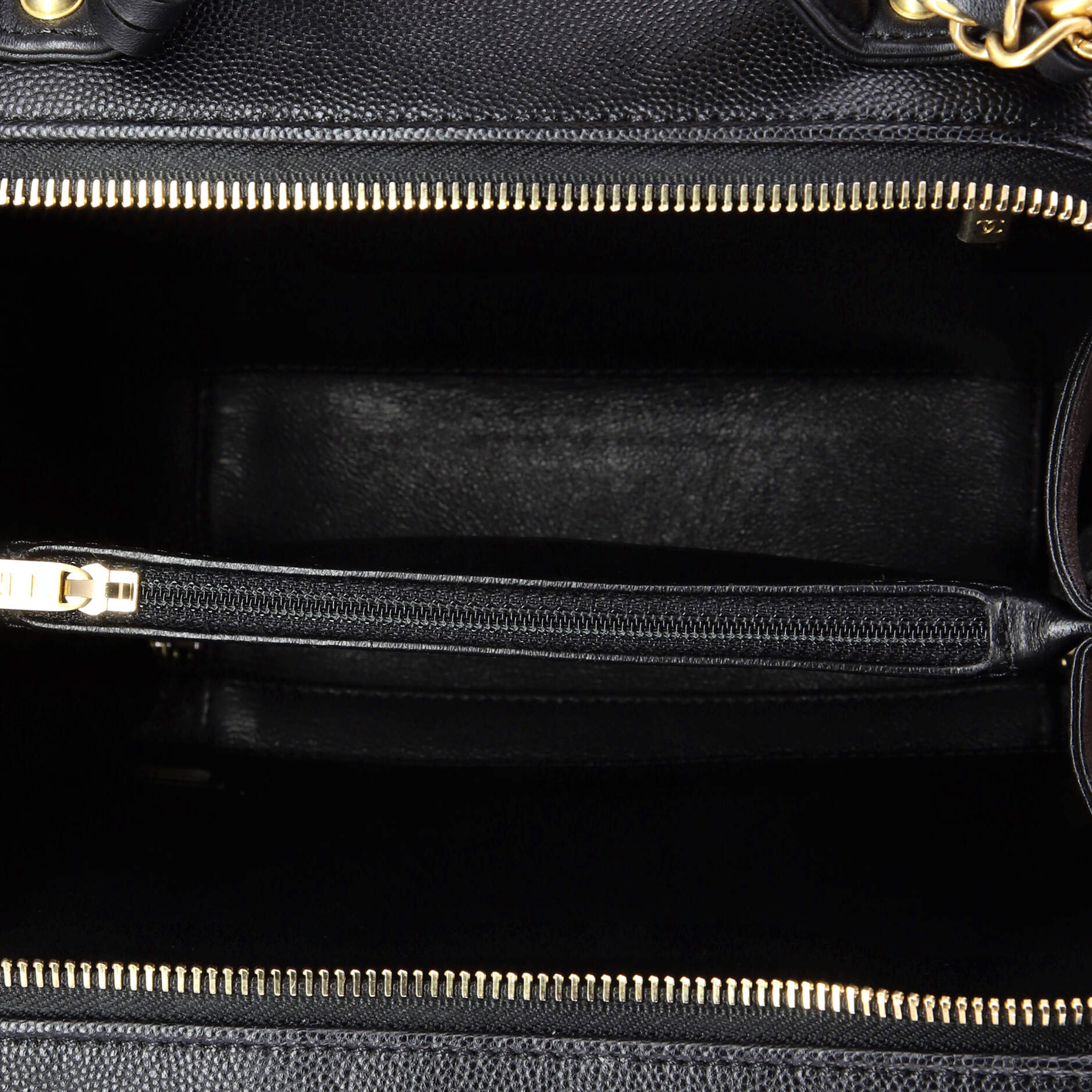 Filigree Vanity Case Quilted Caviar Medium - Image 5