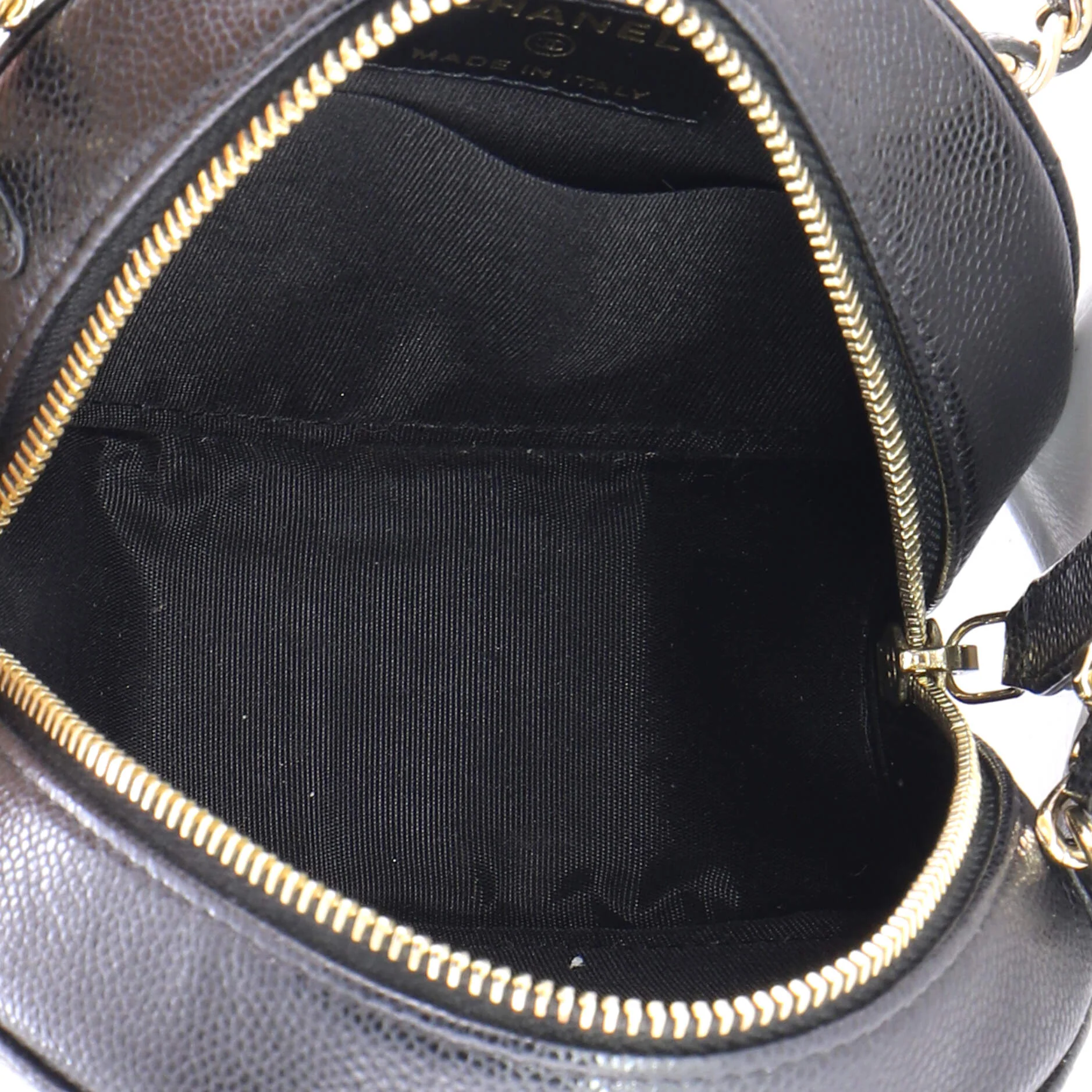 French New Wave Round Clutch with Chain Quilted Caviar - Image 5