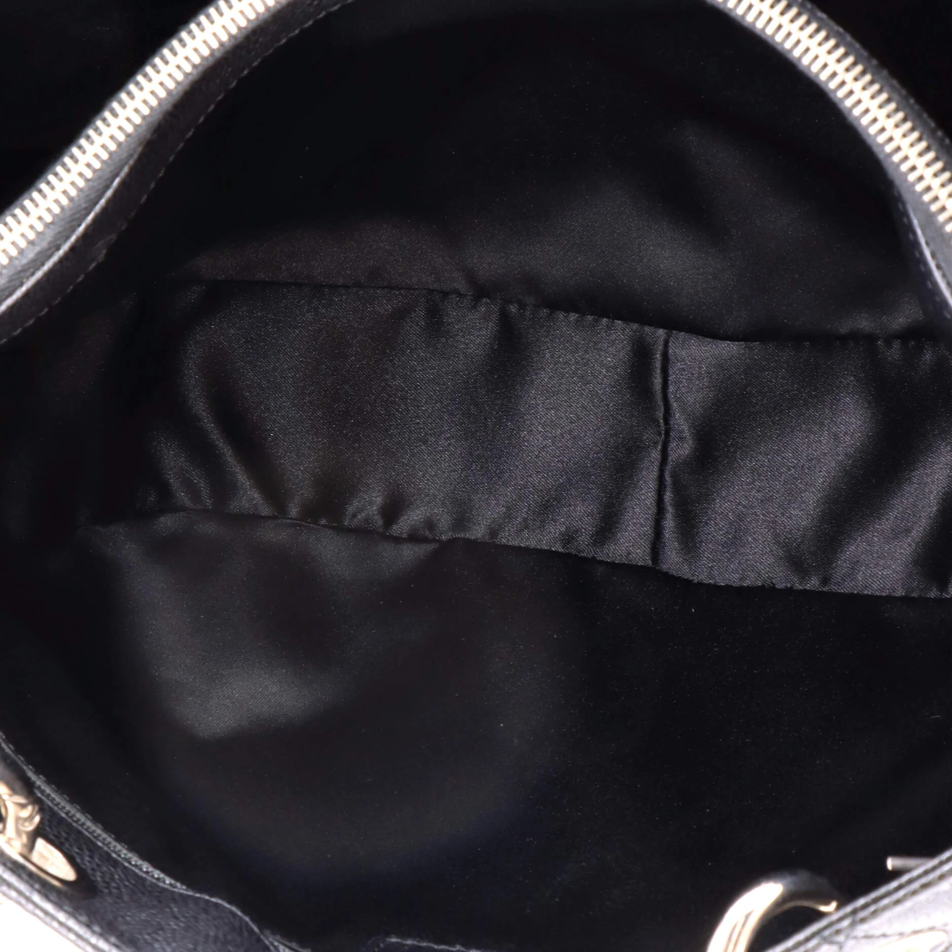 Grand Shopping Tote Quilted Caviar - Image 6
