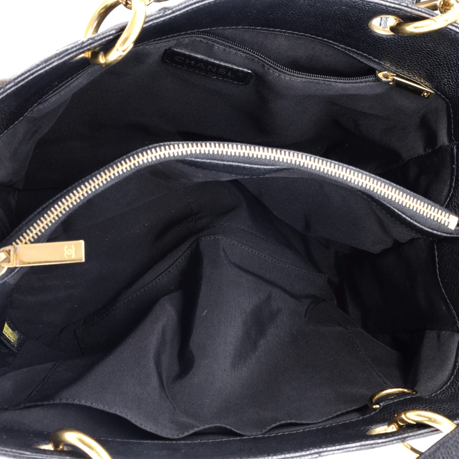 Grand Shopping Tote Quilted Caviar - Image 5