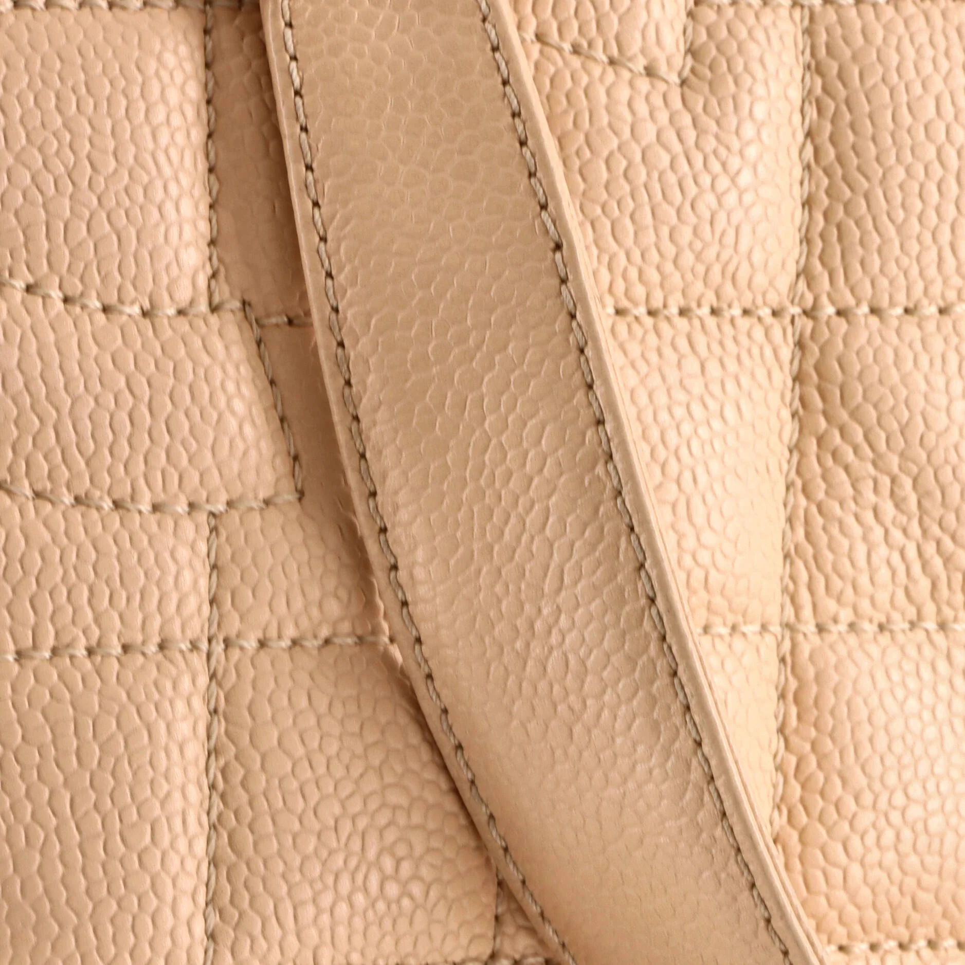Grand Shopping Tote Quilted Caviar - Image 7